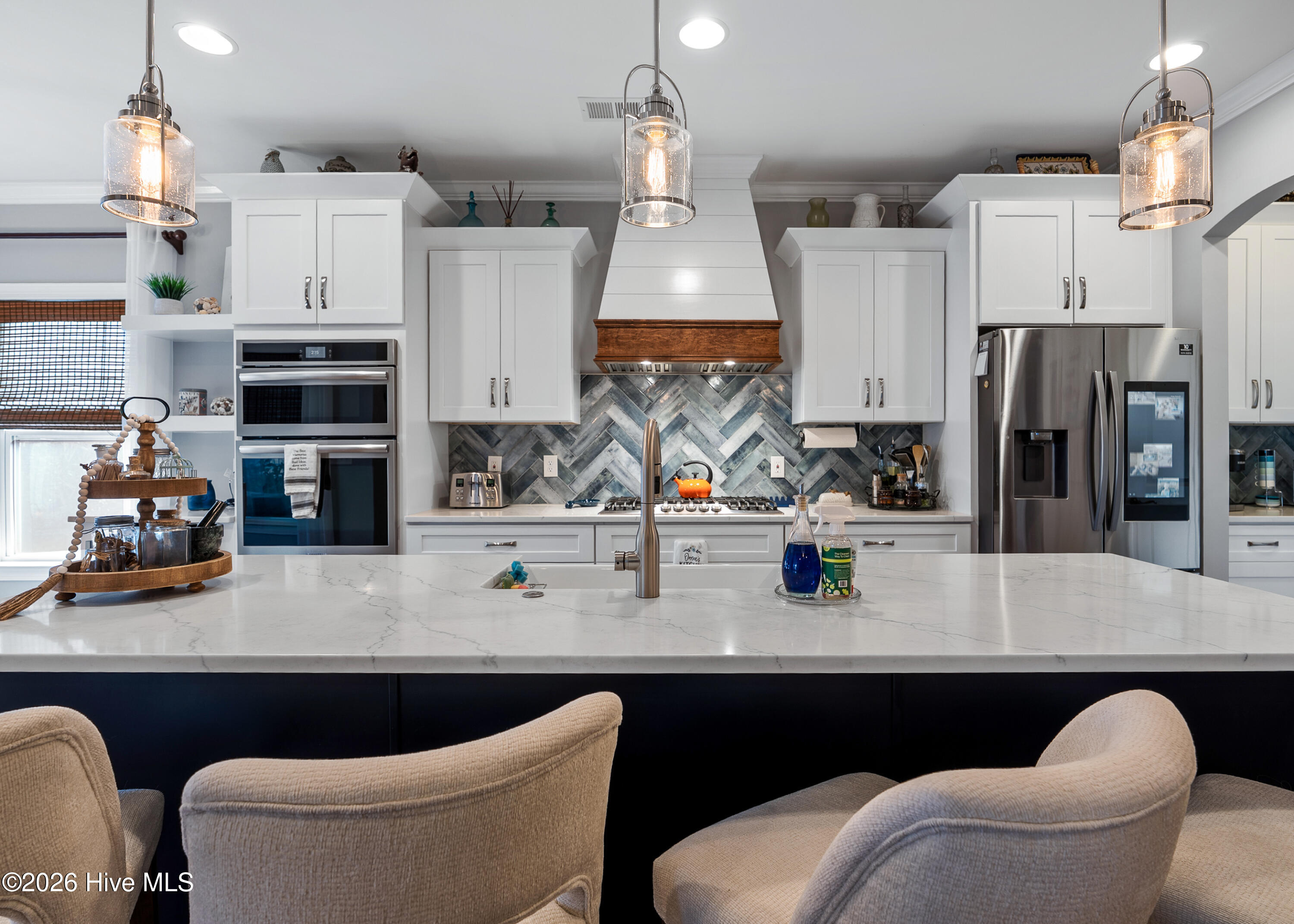 100553869 | Photo 21