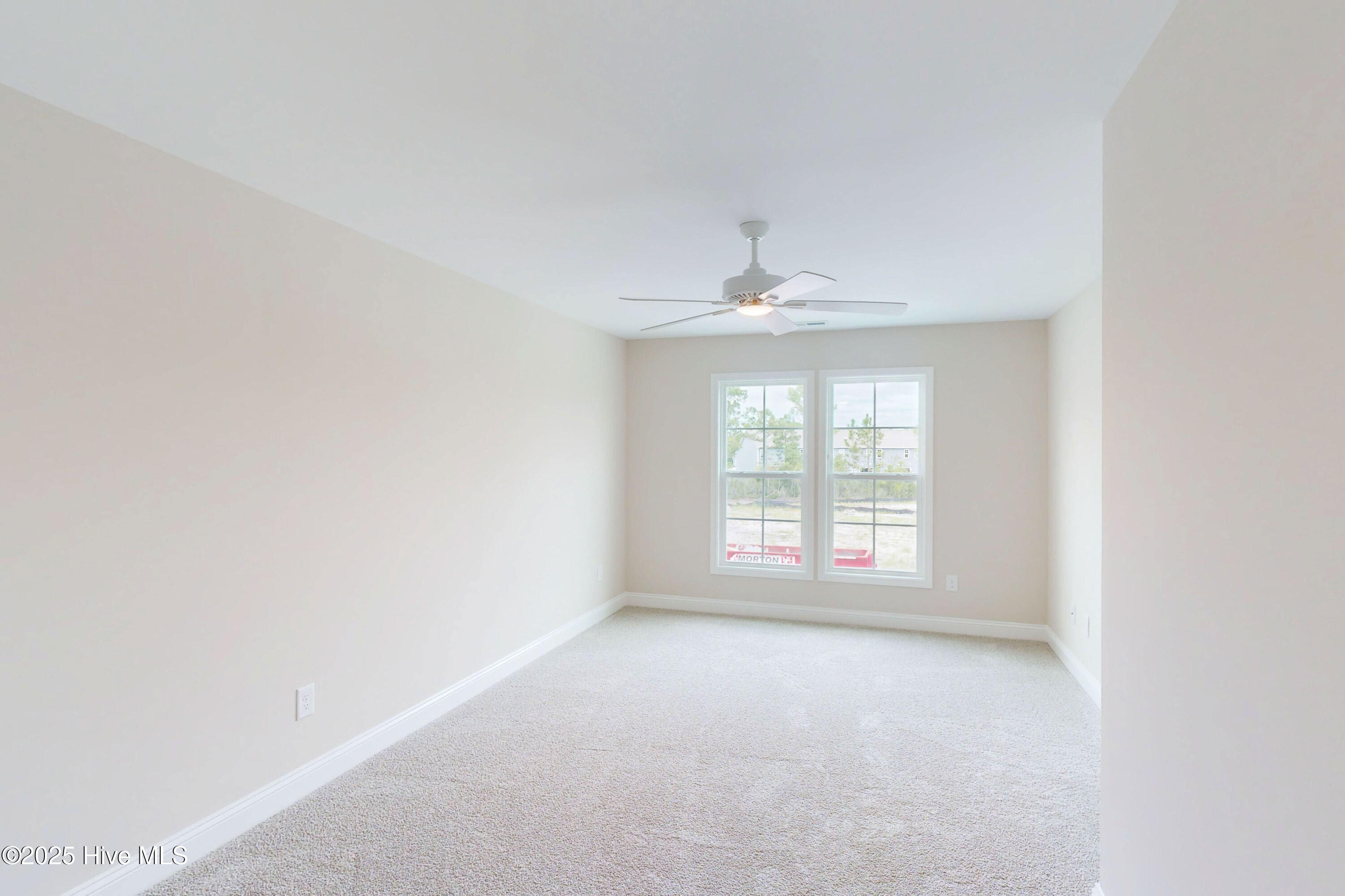 100493008 | Photo 15