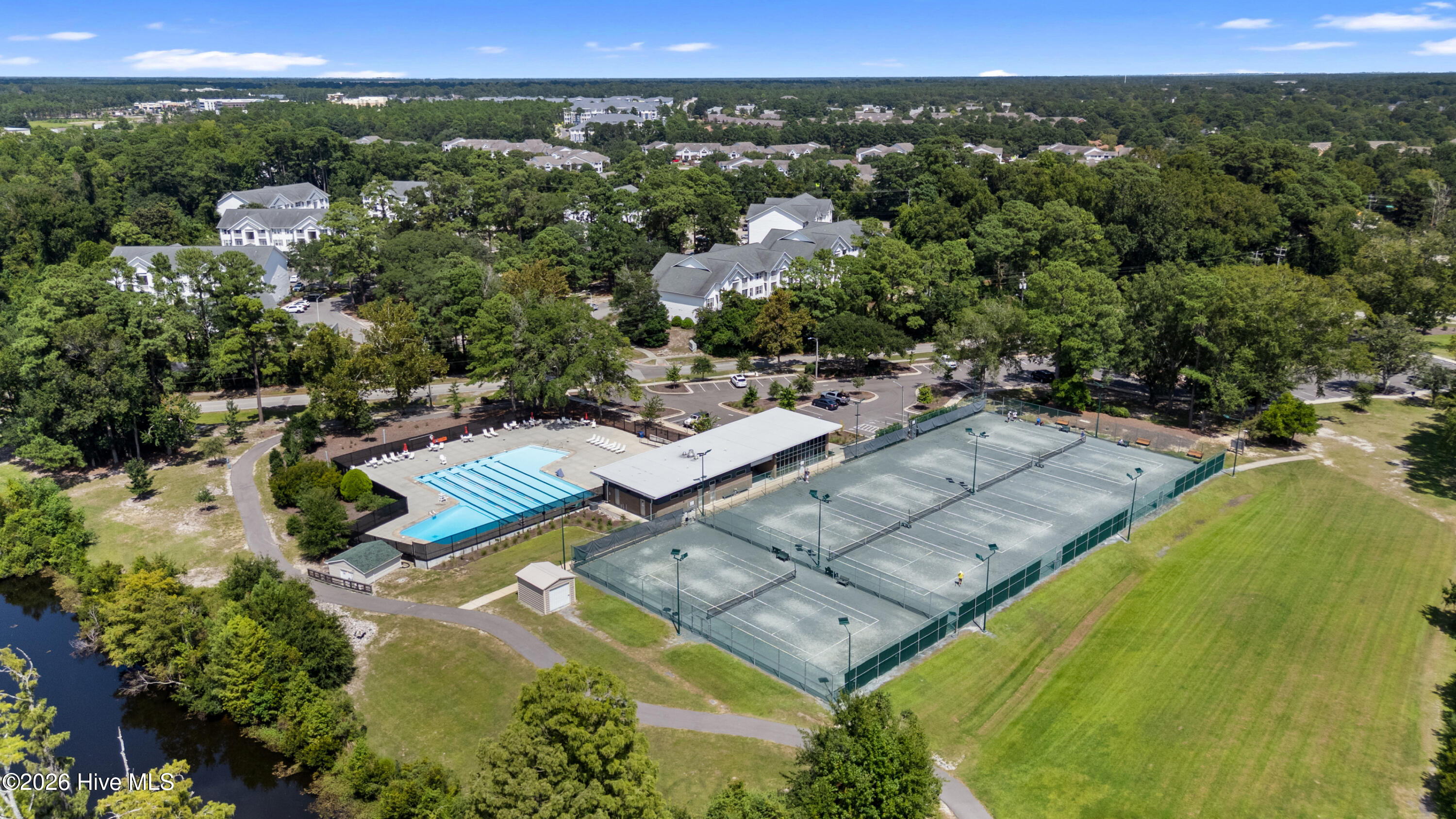 100563182 | Photo 34