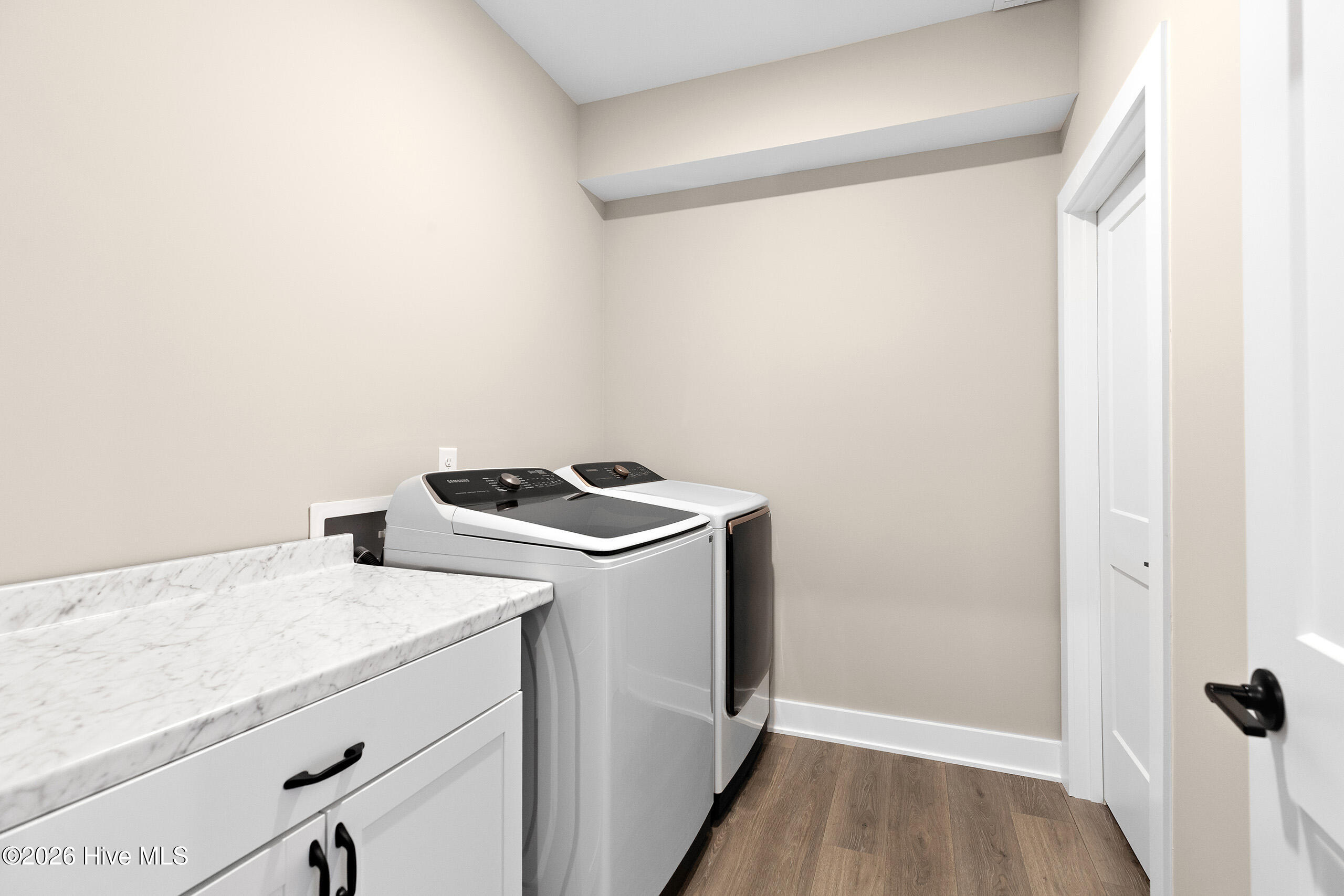 100563450 | Photo 38