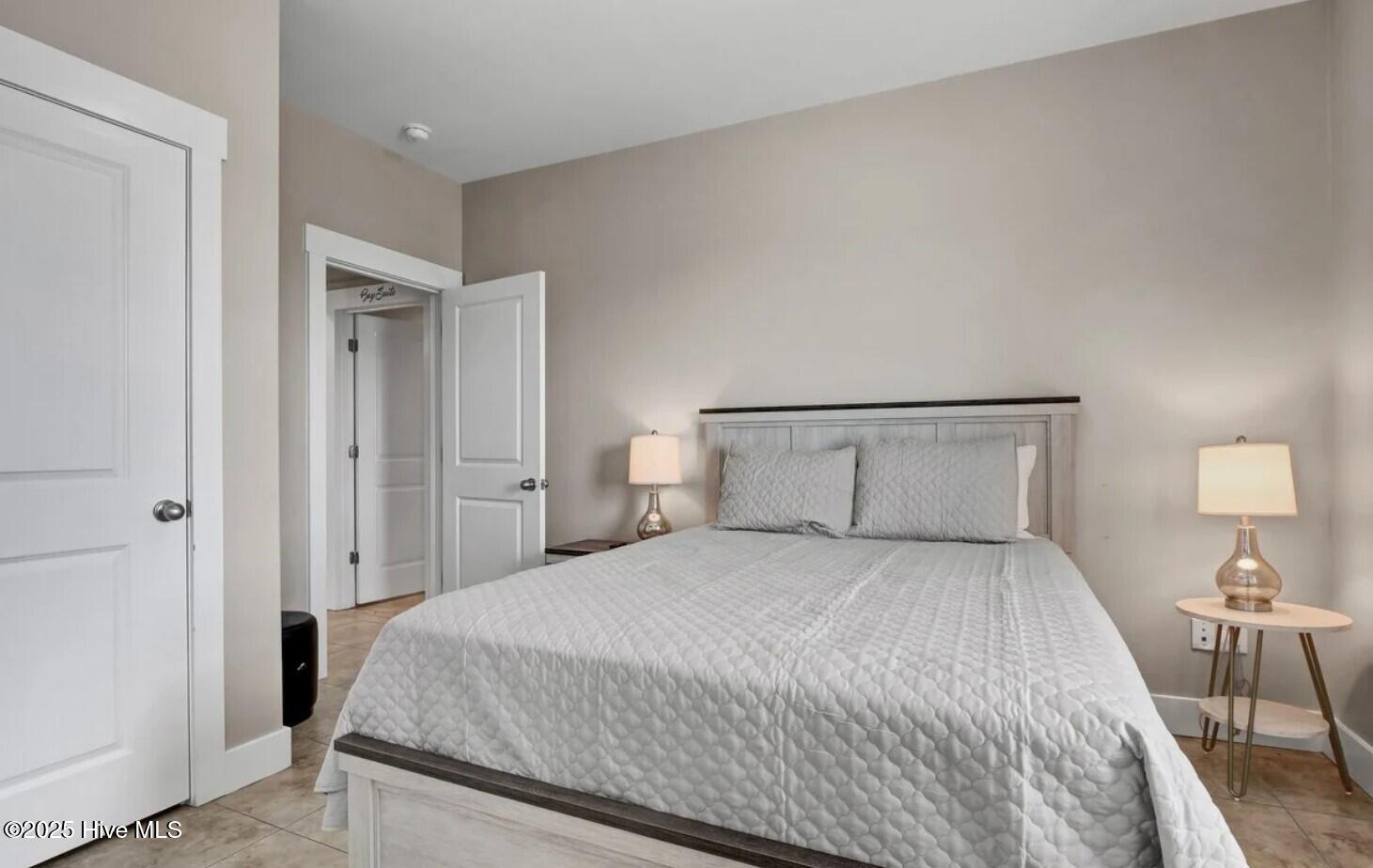 100519019 | Photo 23