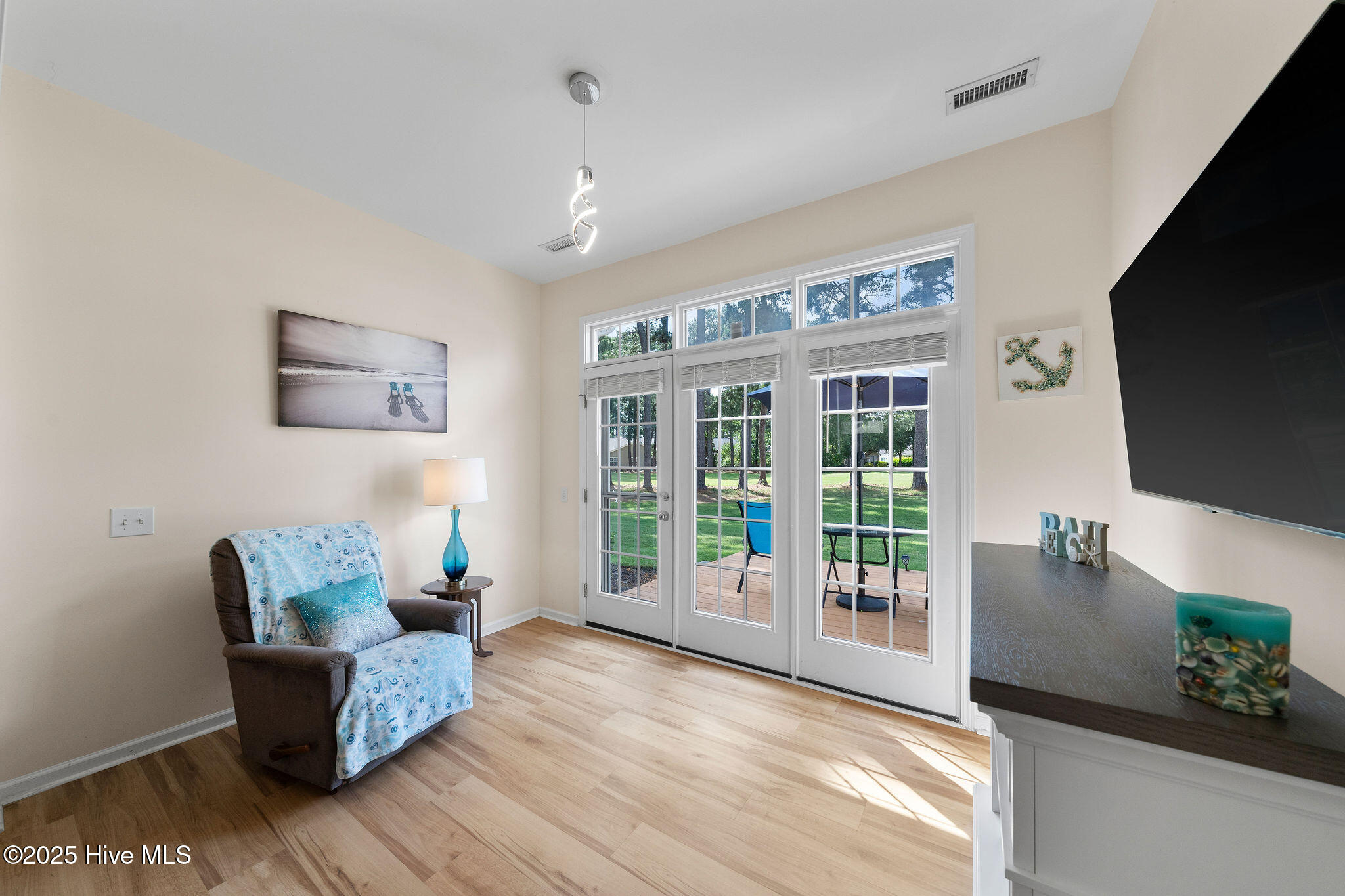 100513601 | Photo 19