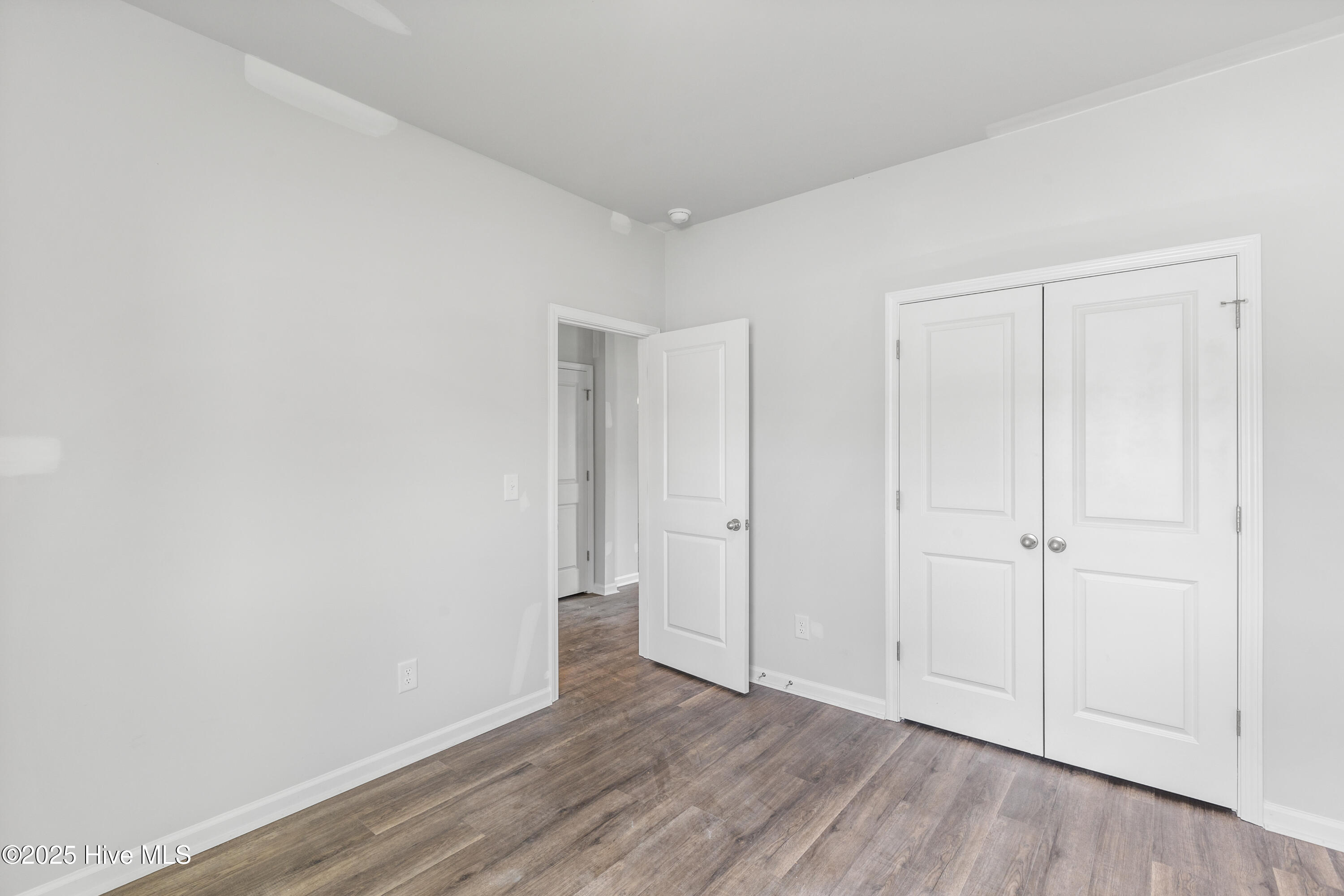 100528319 | Photo 18