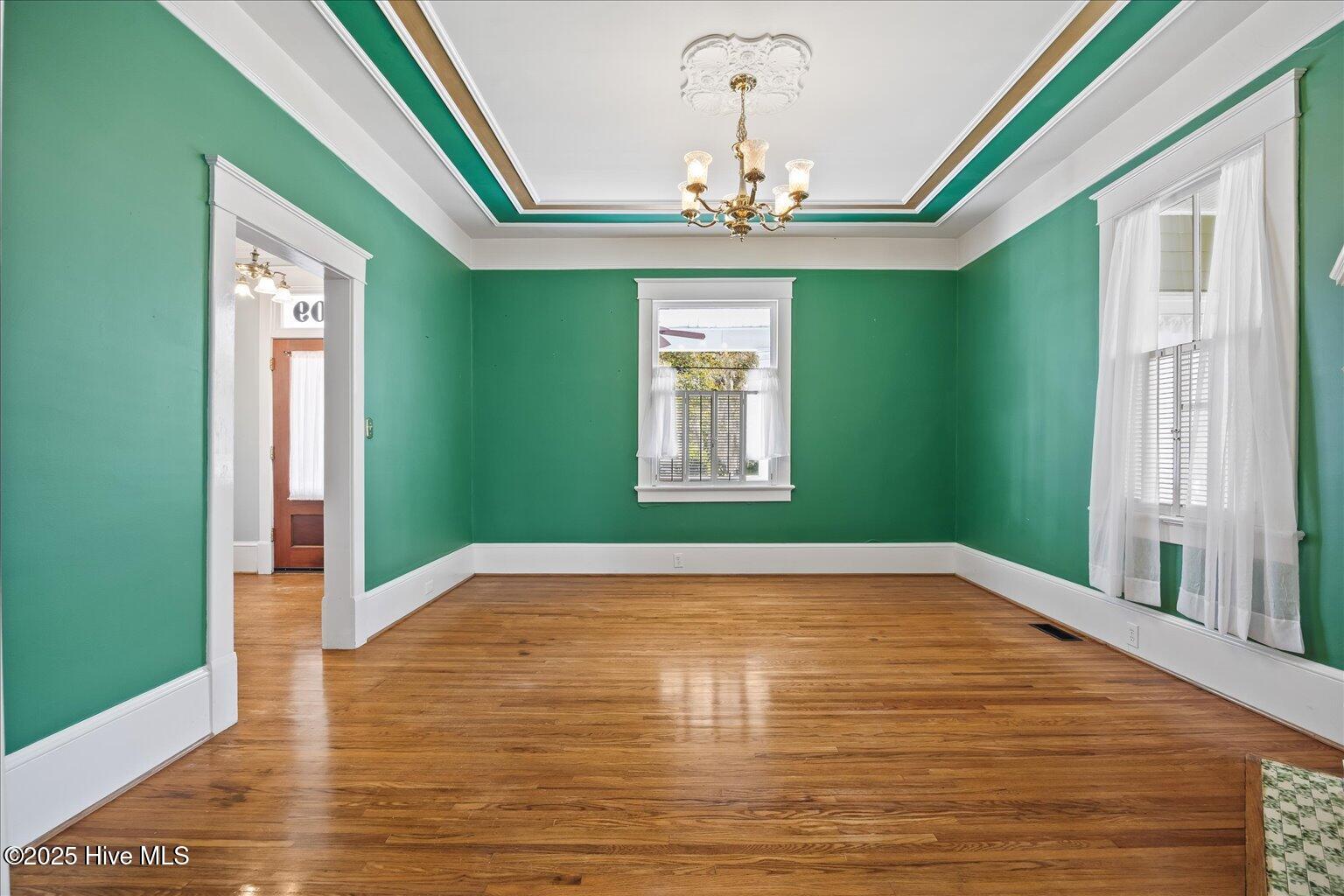 100529930 | Photo 19