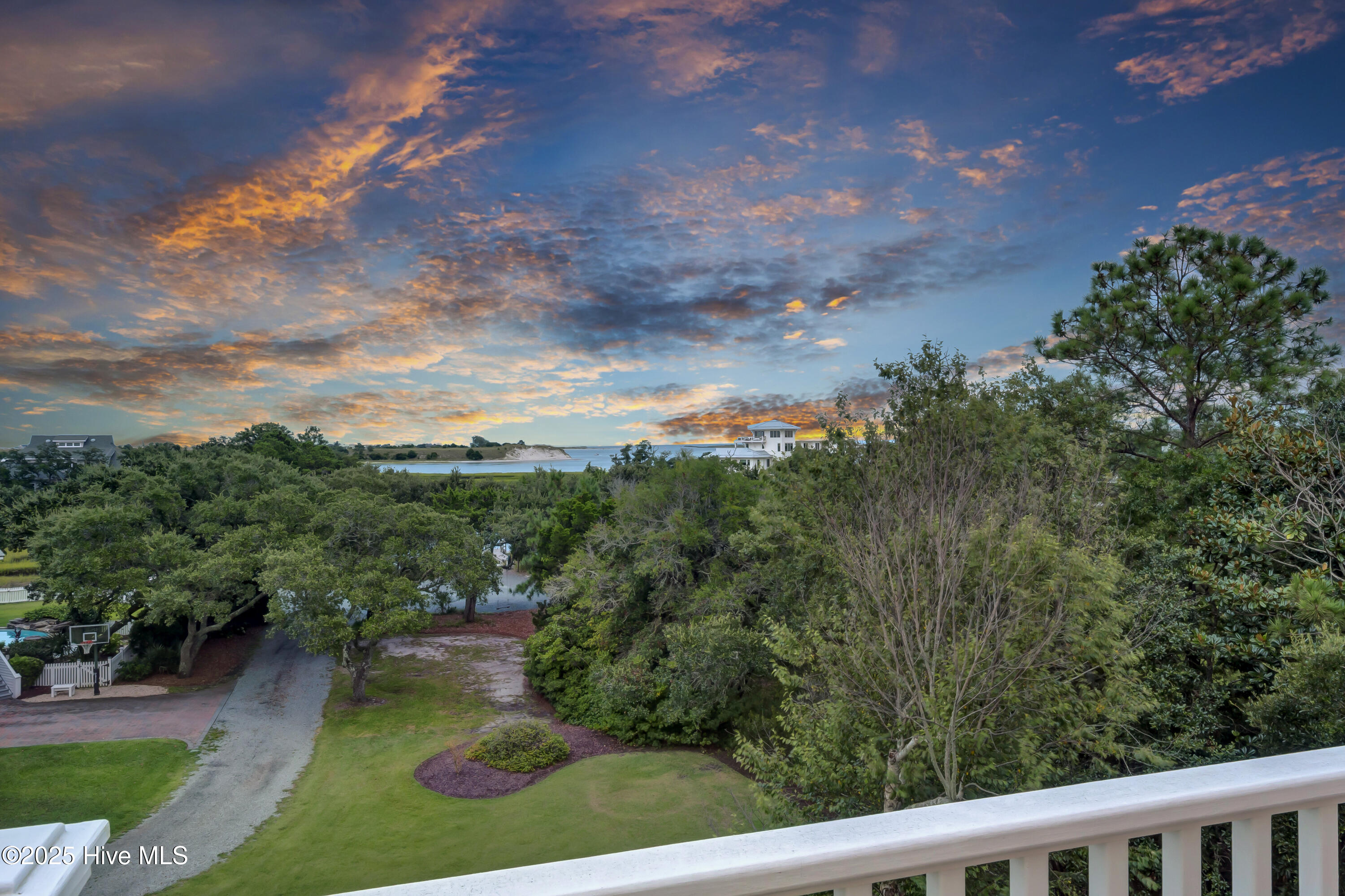 100528059 | Photo 58