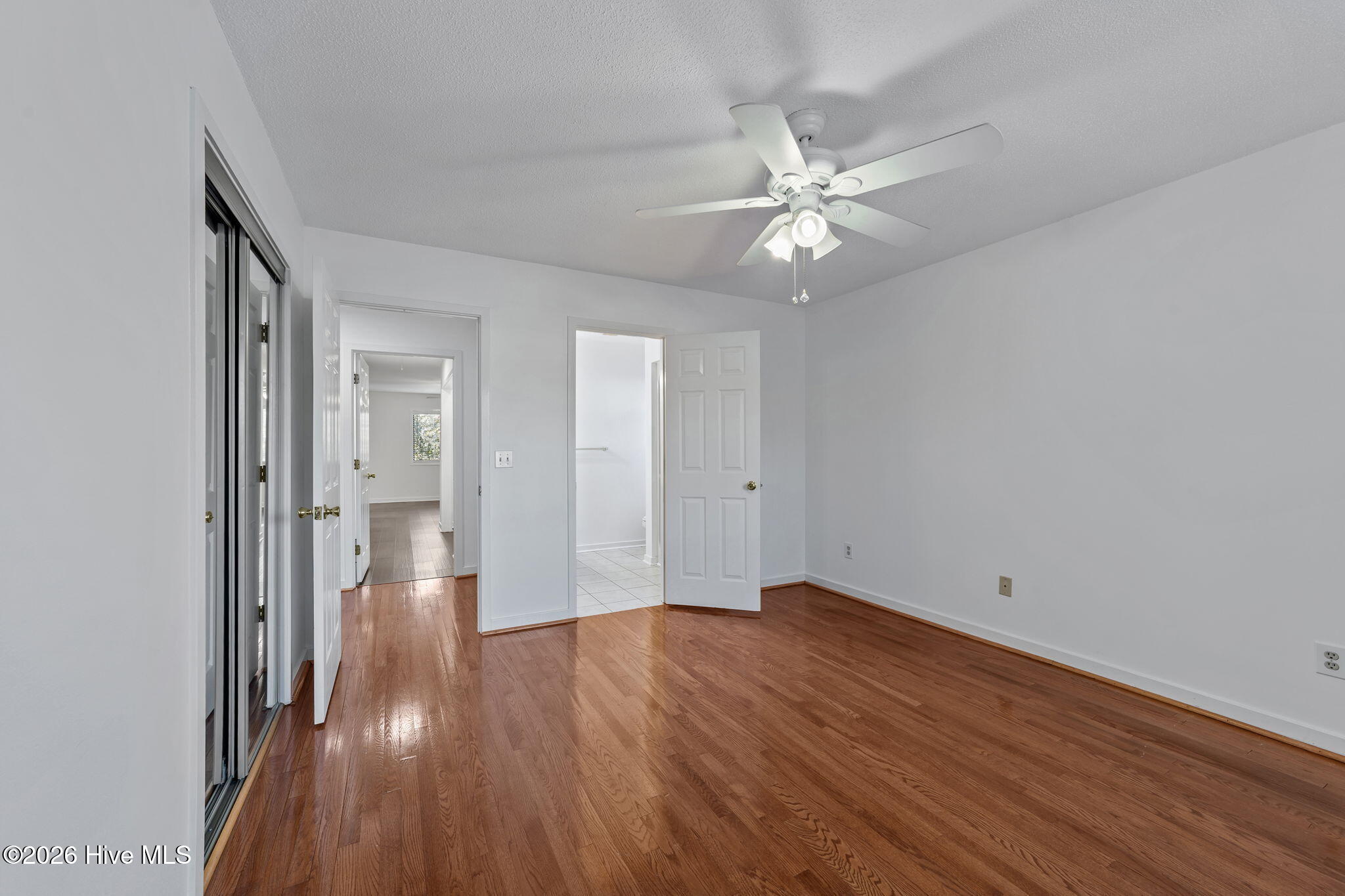 100553708 | Photo 18