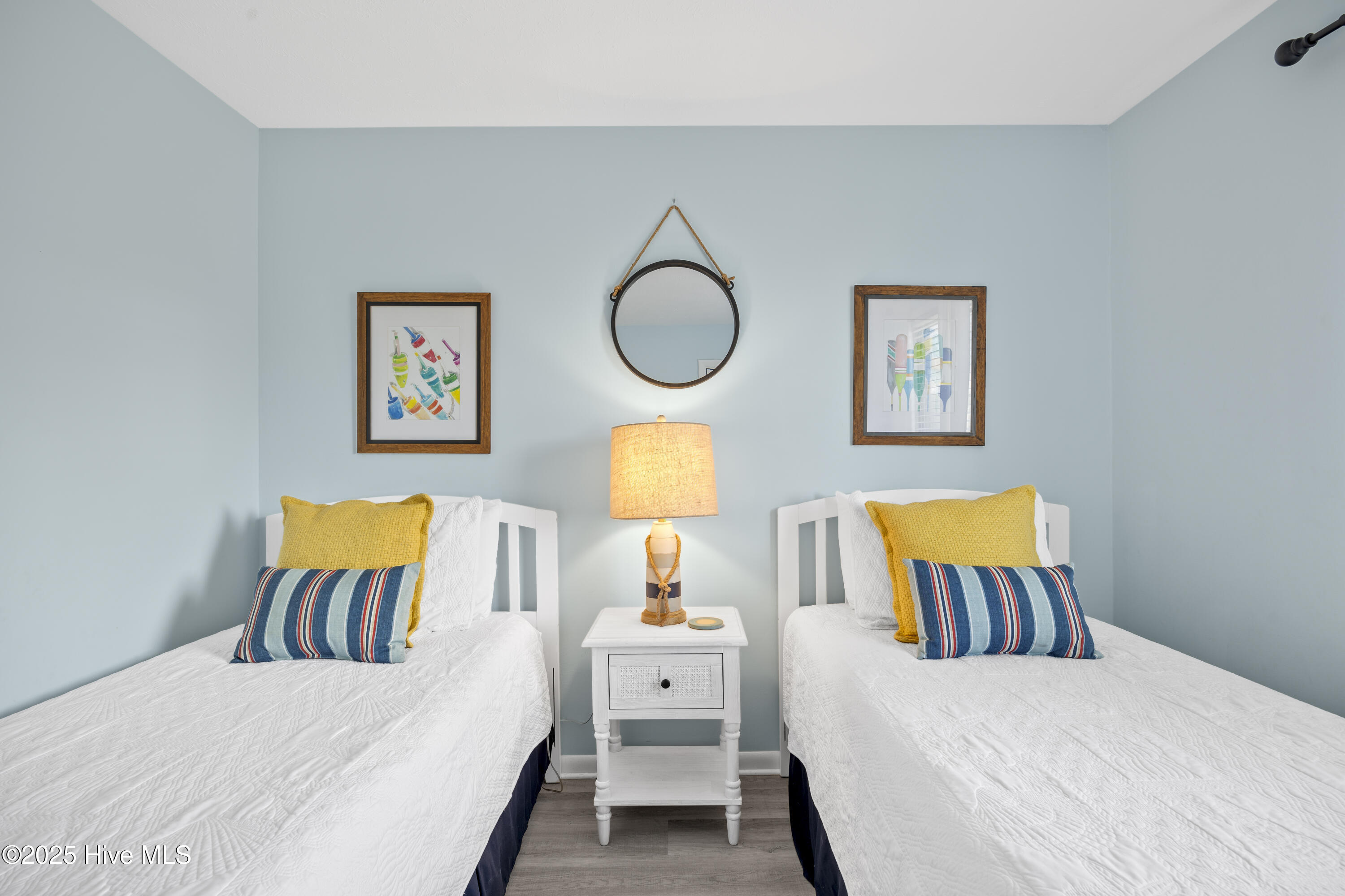 100492295 | Photo 25