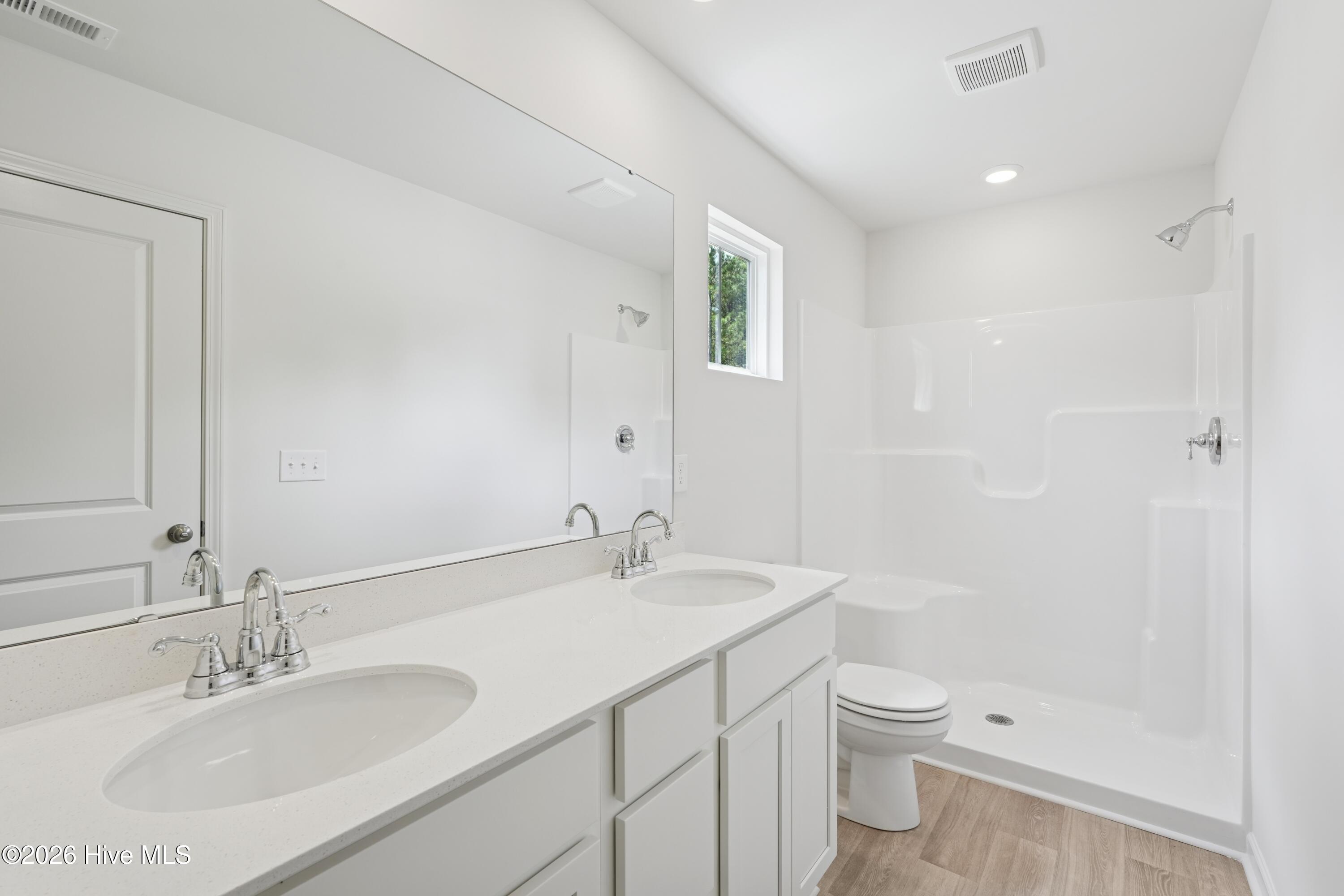 100545939 | Photo 13