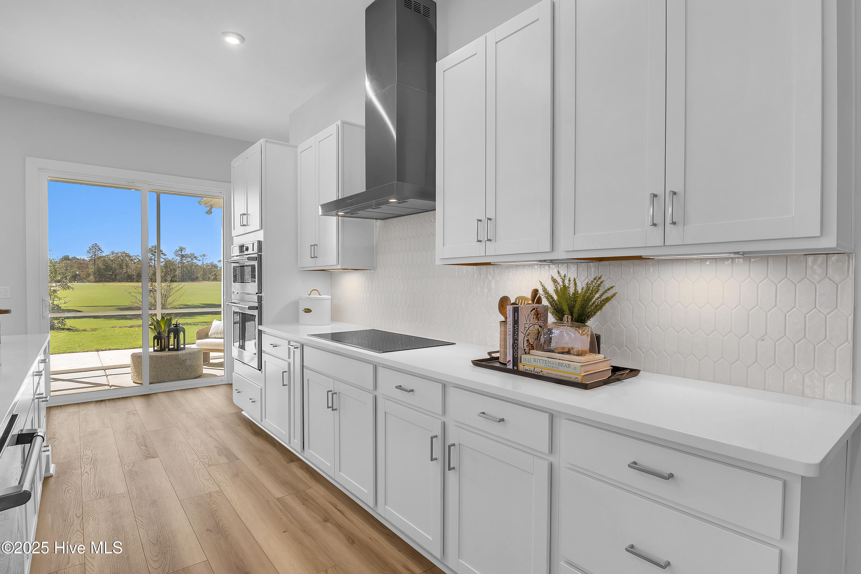 100533746 | Photo 28