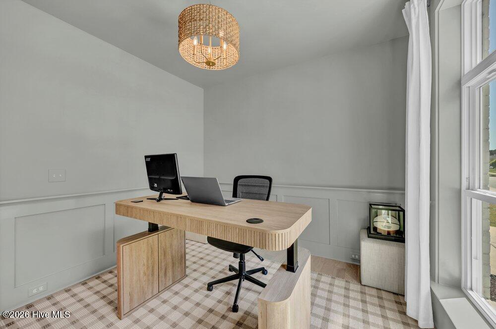 100567967 | Photo 13