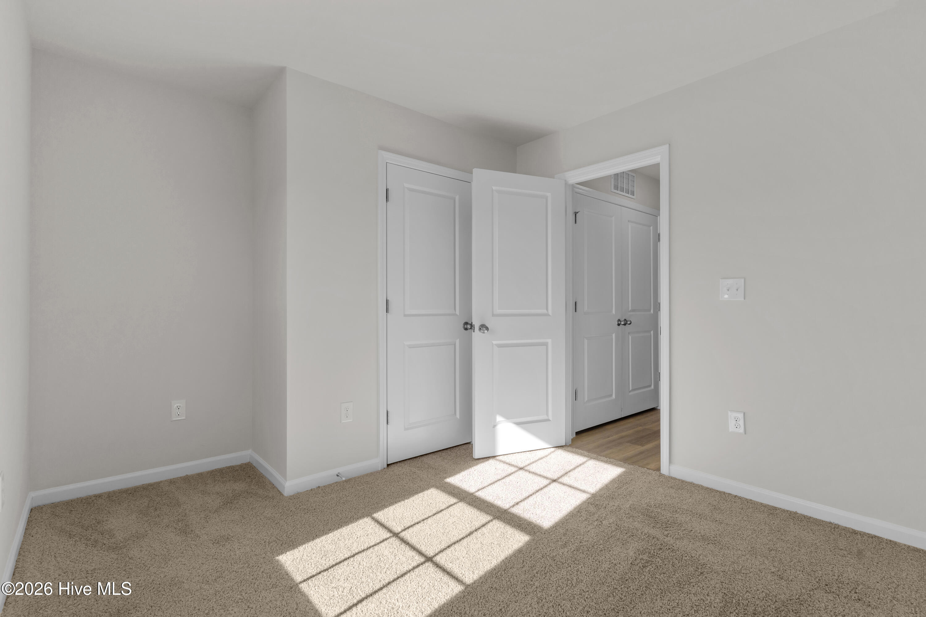 100550179 | Photo 23