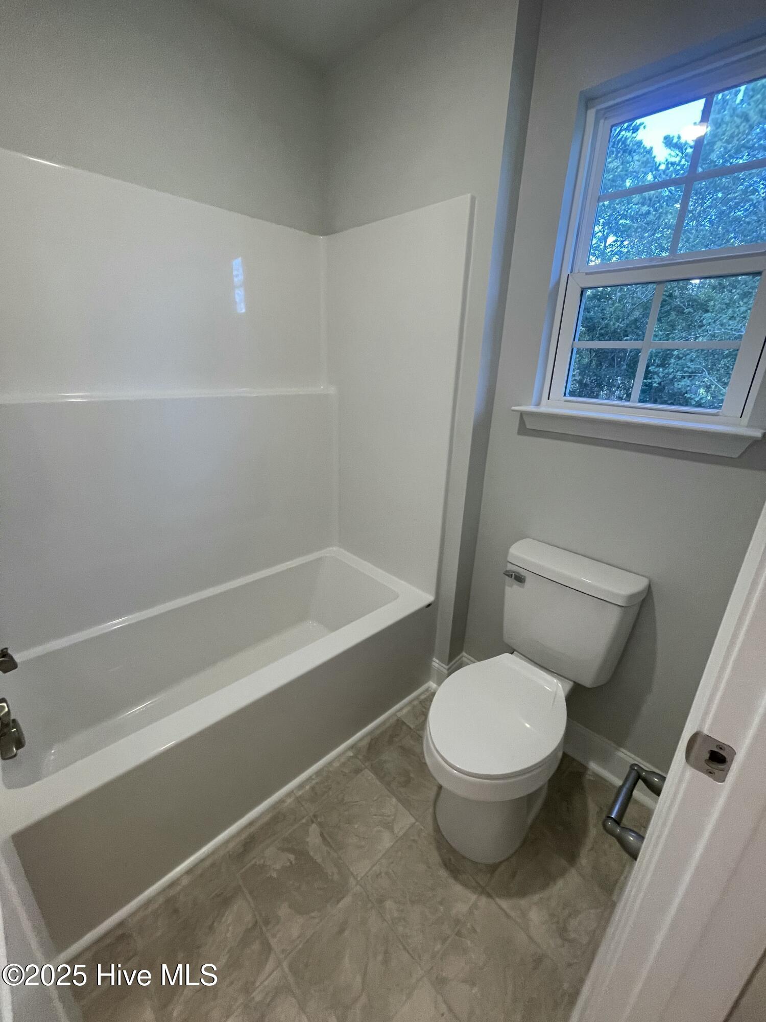 100422121 | Photo 52