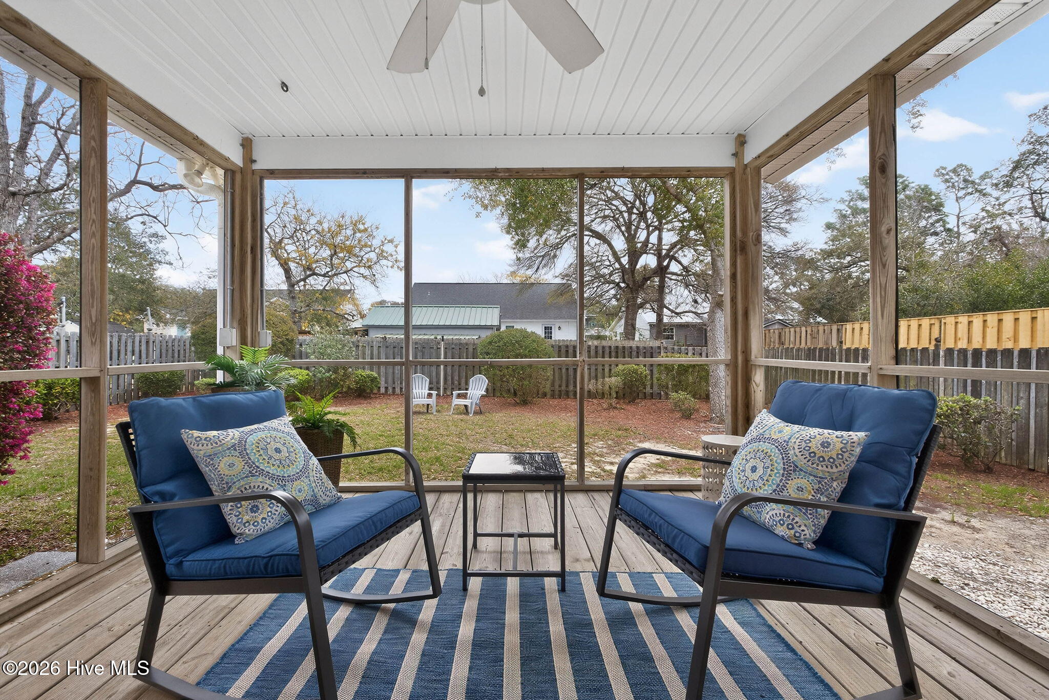 100562767 | Photo 30