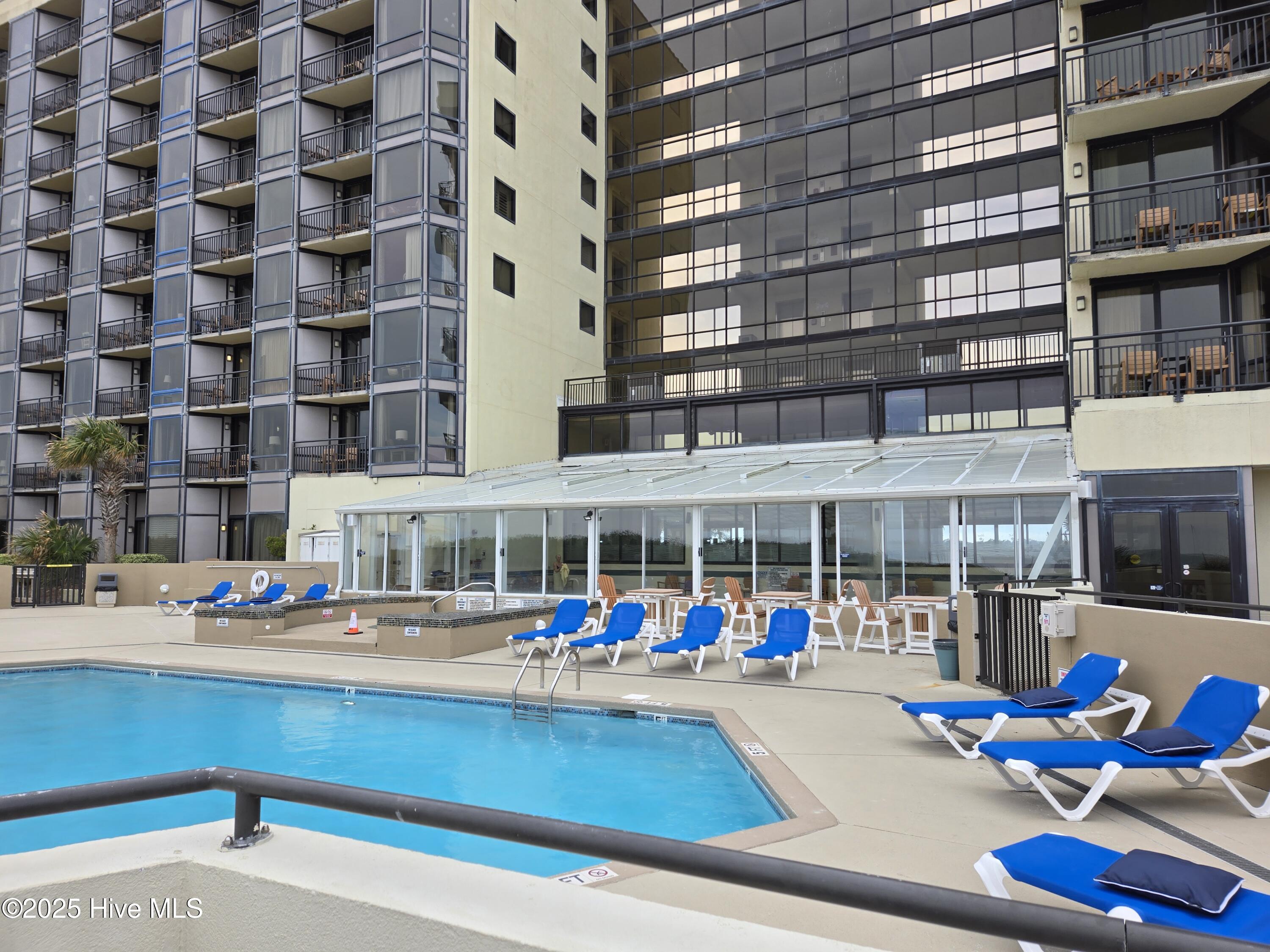 100494459 | Photo 36