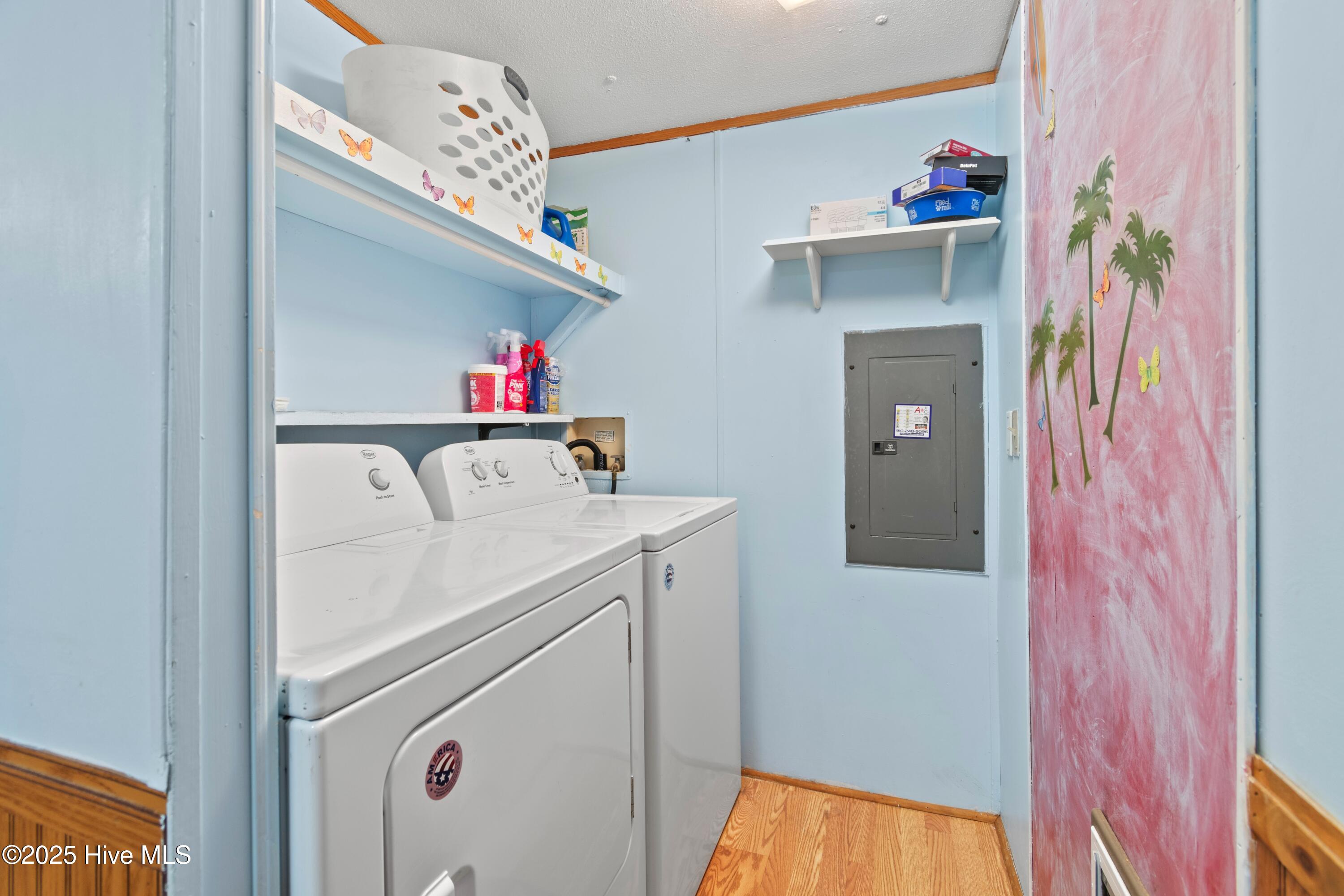 100565495 | Photo 24