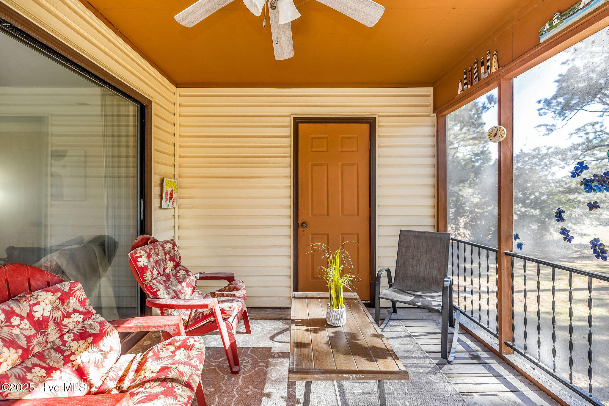 100541732 | Photo 26