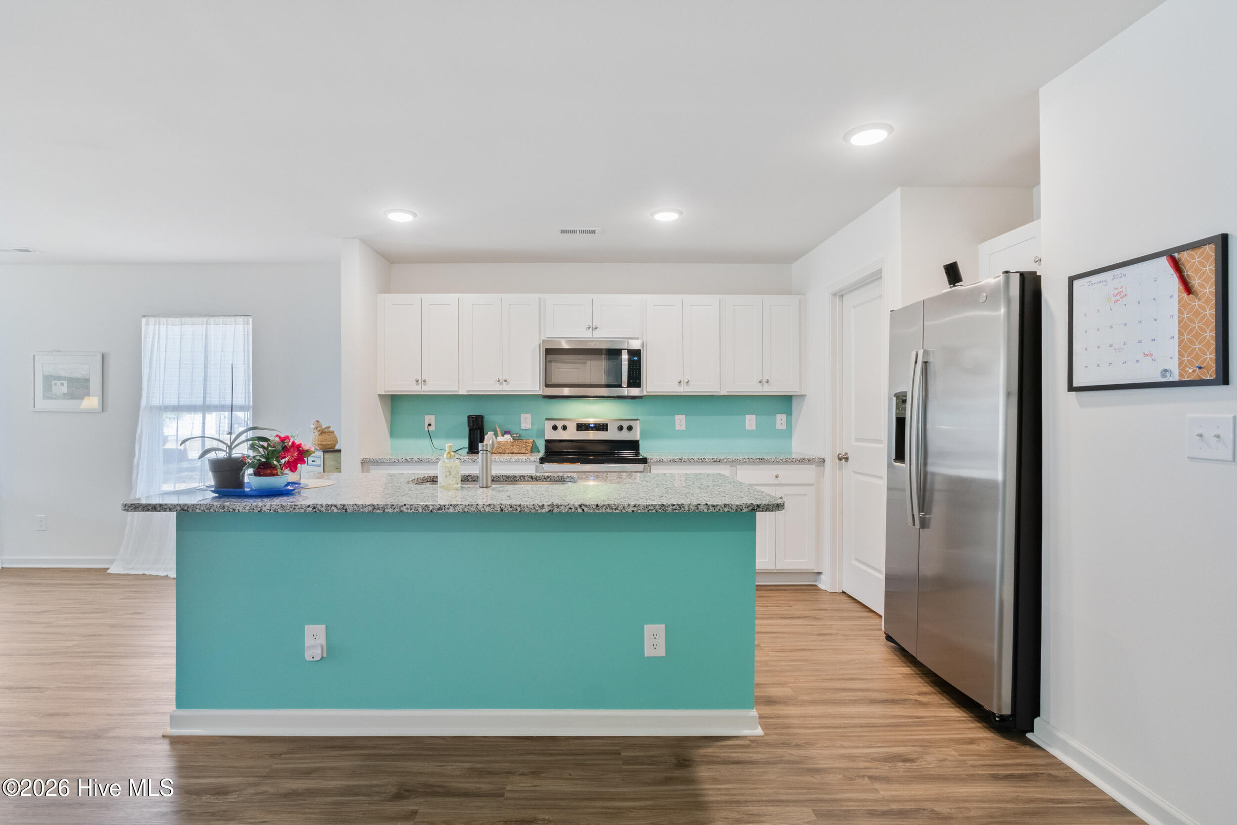 100549319 | Photo 15