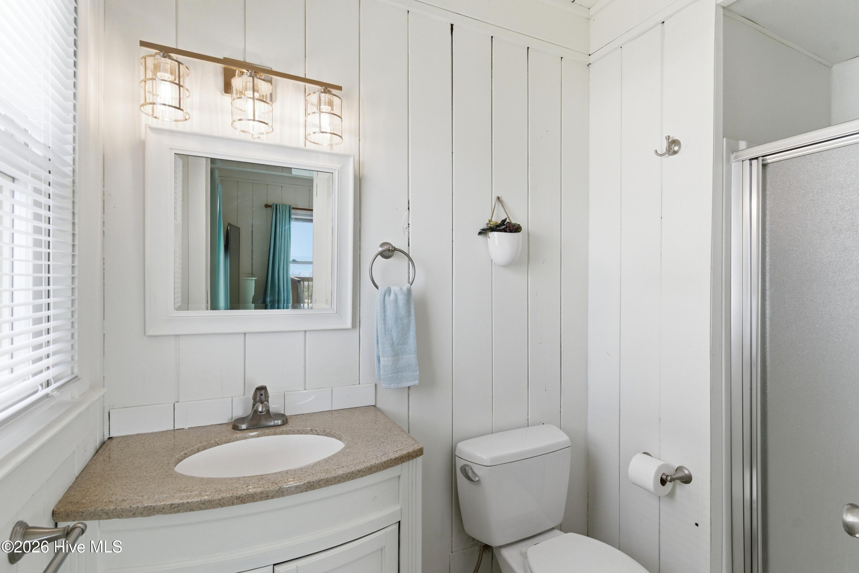 100570347 | Photo 29