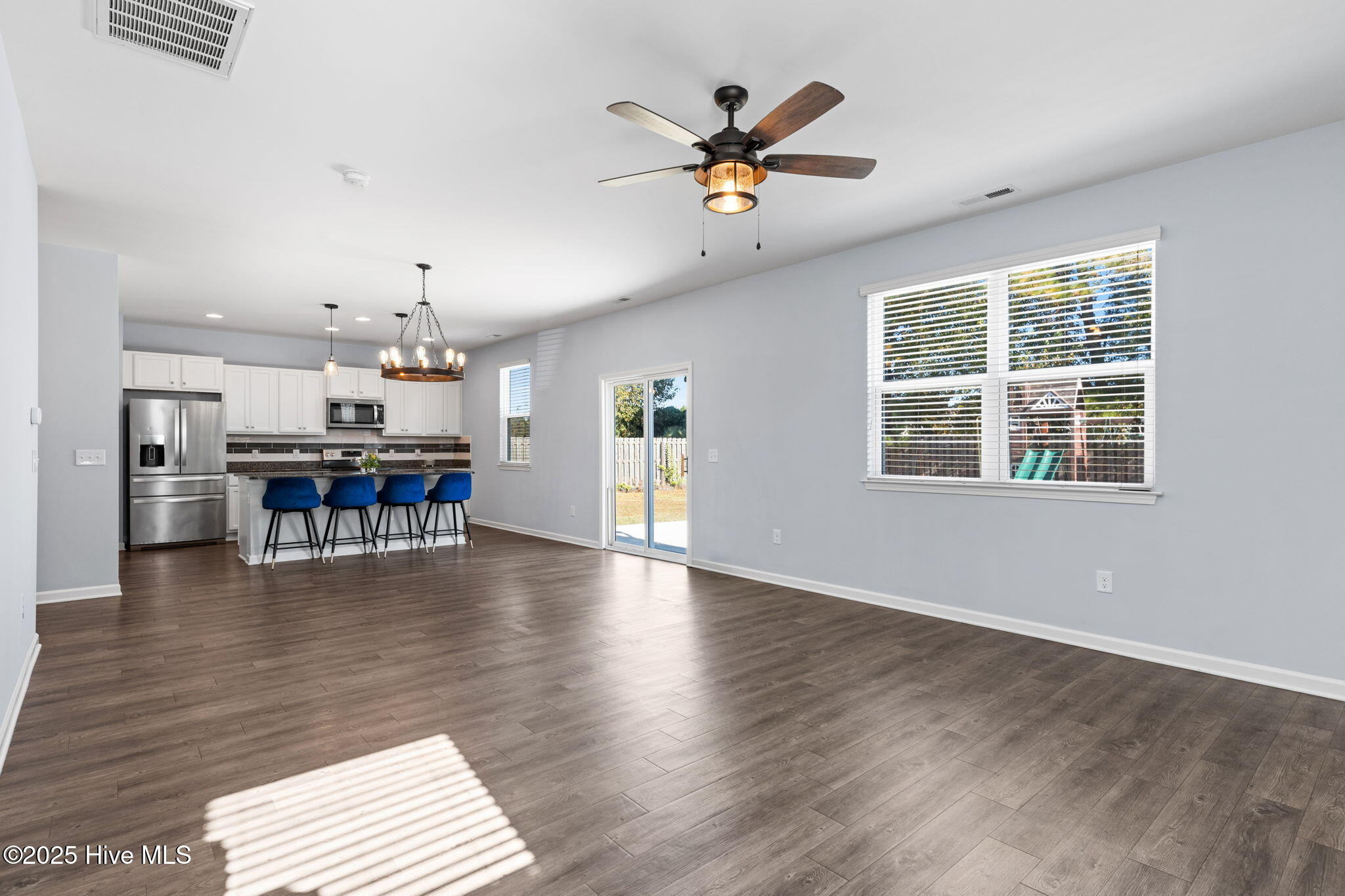 100538631 | Photo 13