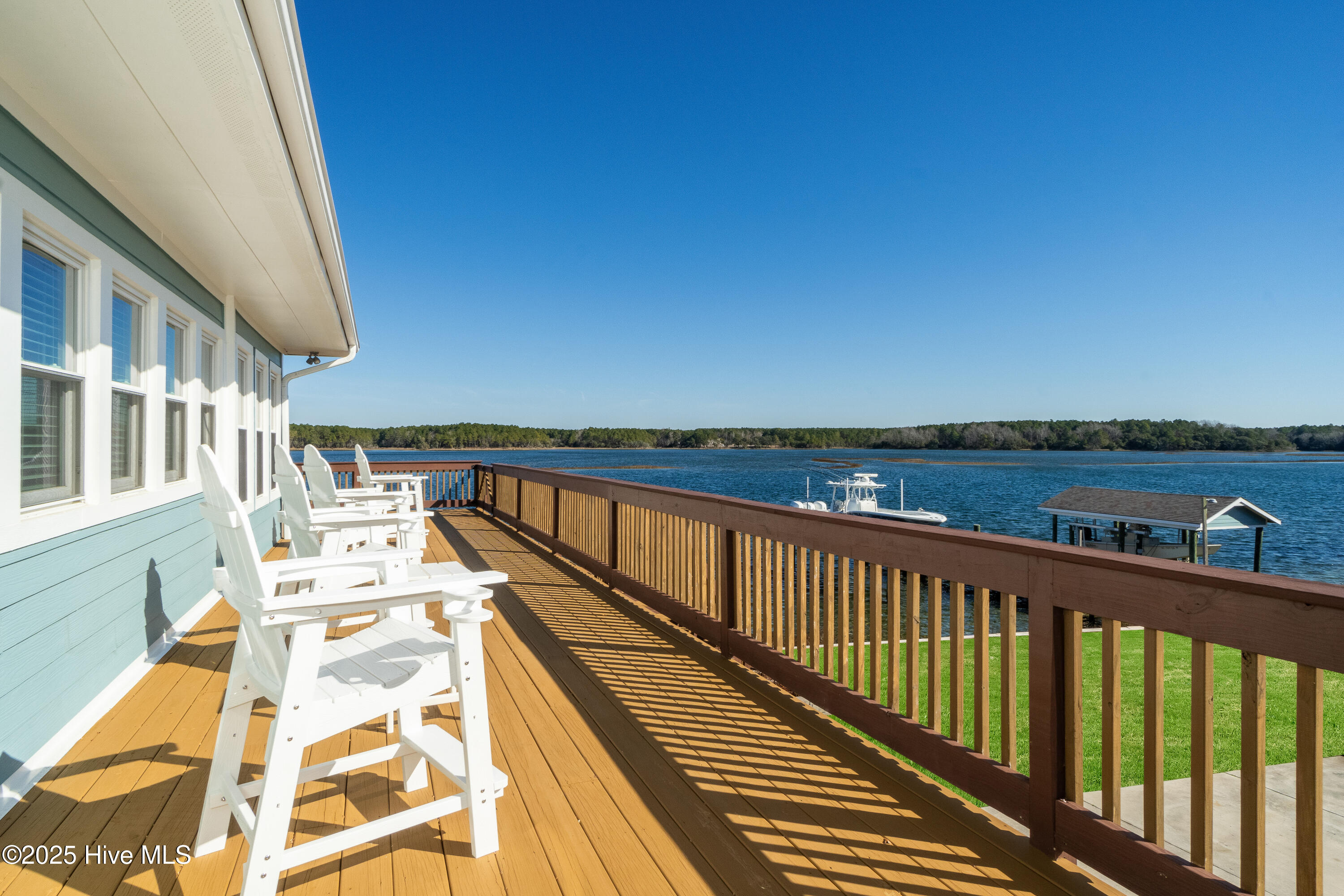 100557510 | Photo 11