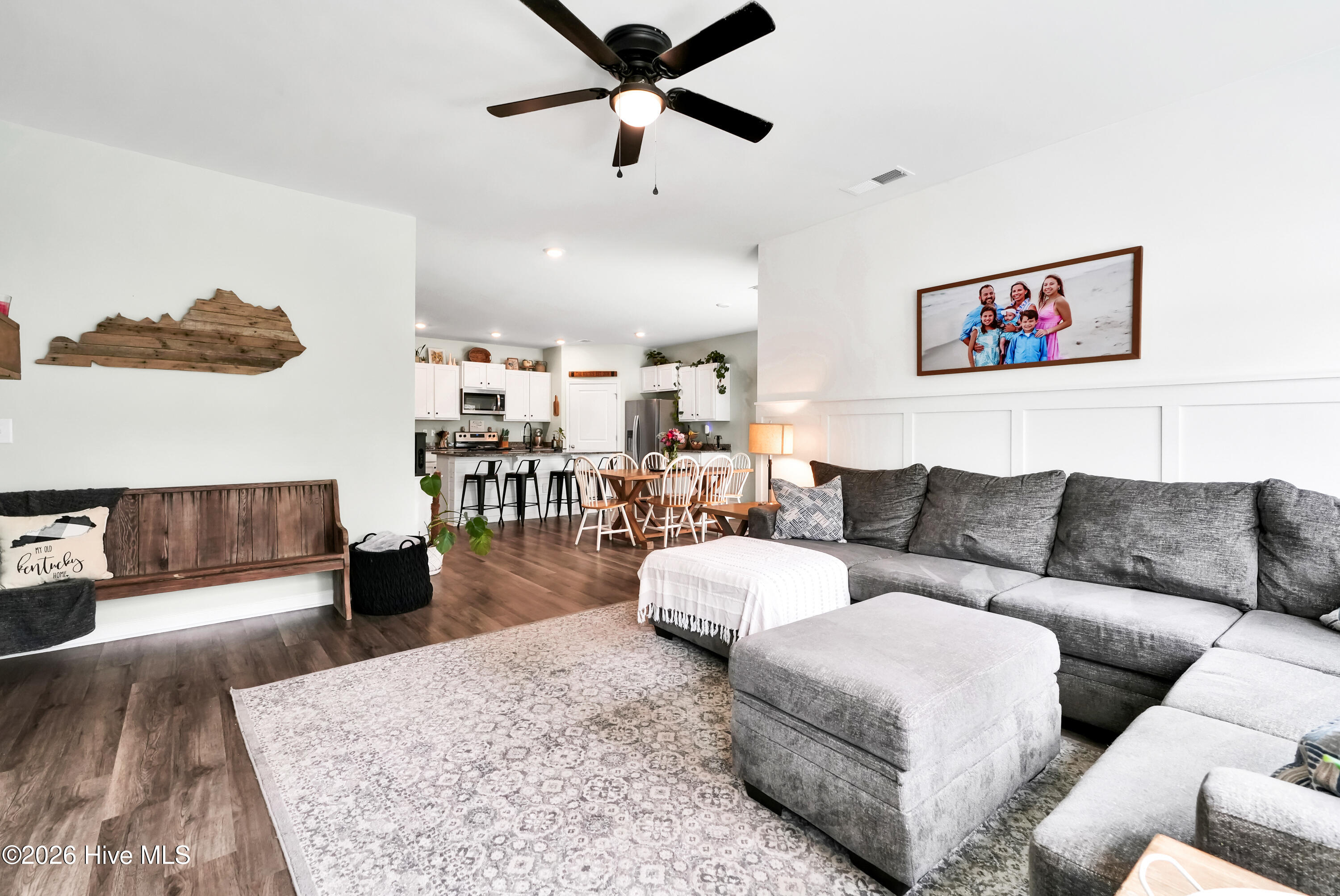 100563404 | Photo 18