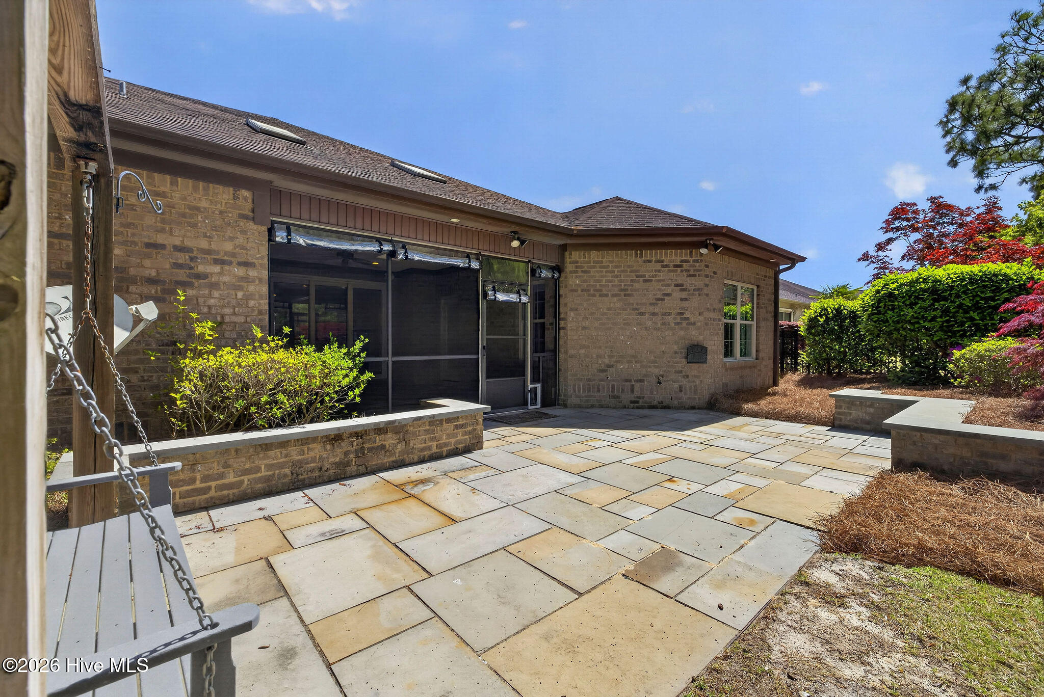 100566278 | Photo 56