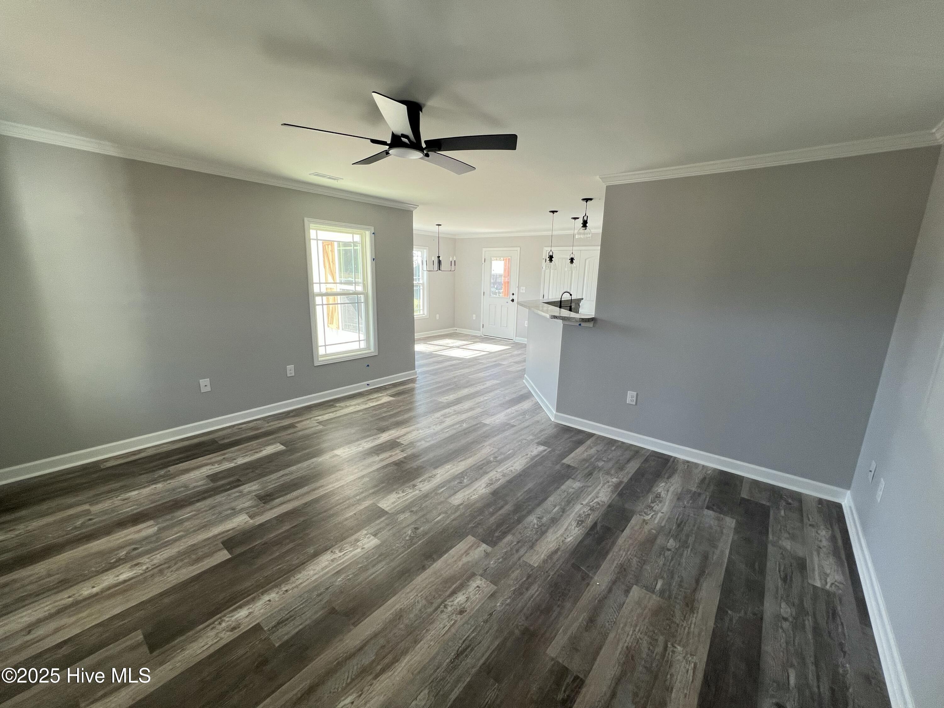 100527137 | Photo 10