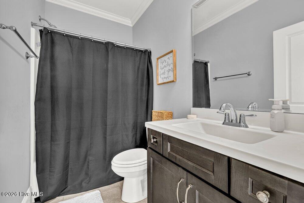 100555857 | Photo 37