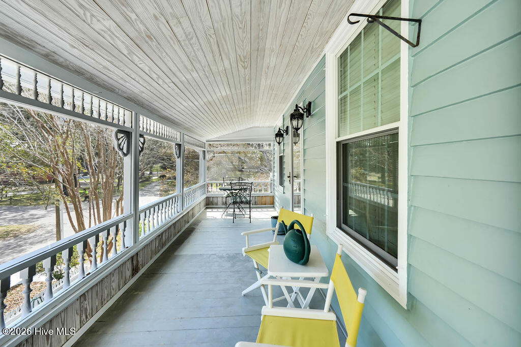 100563749 | Photo 37