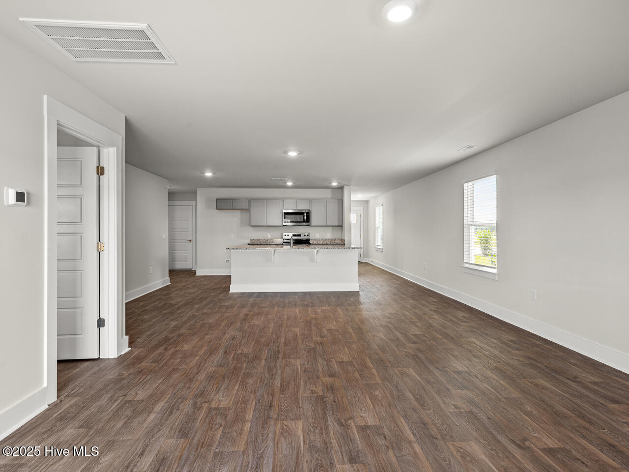 100530174 | Photo 13