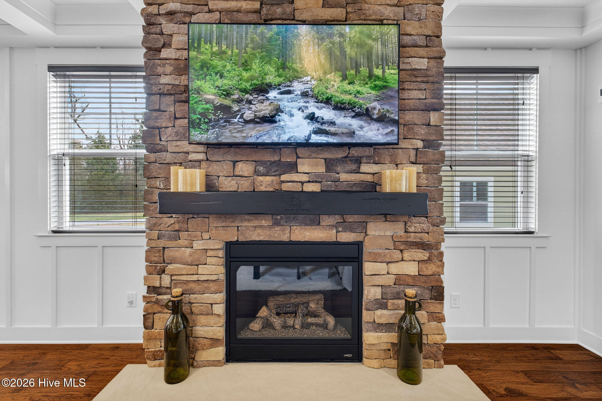 100561102 | Photo 22