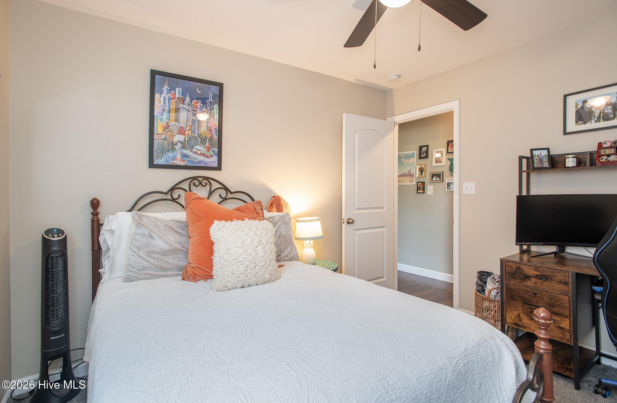 100563538 | Photo 22