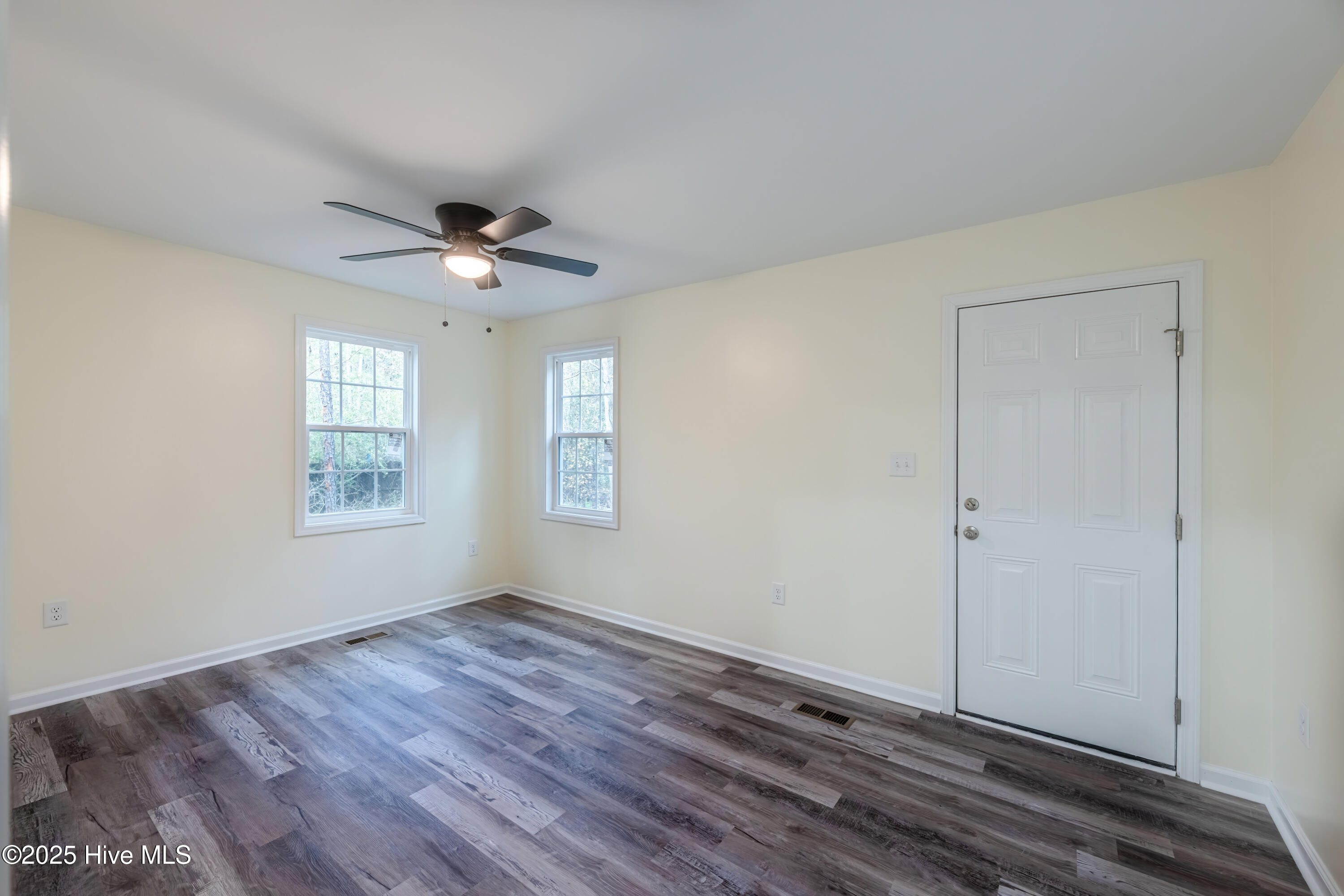 100538278 | Photo 19