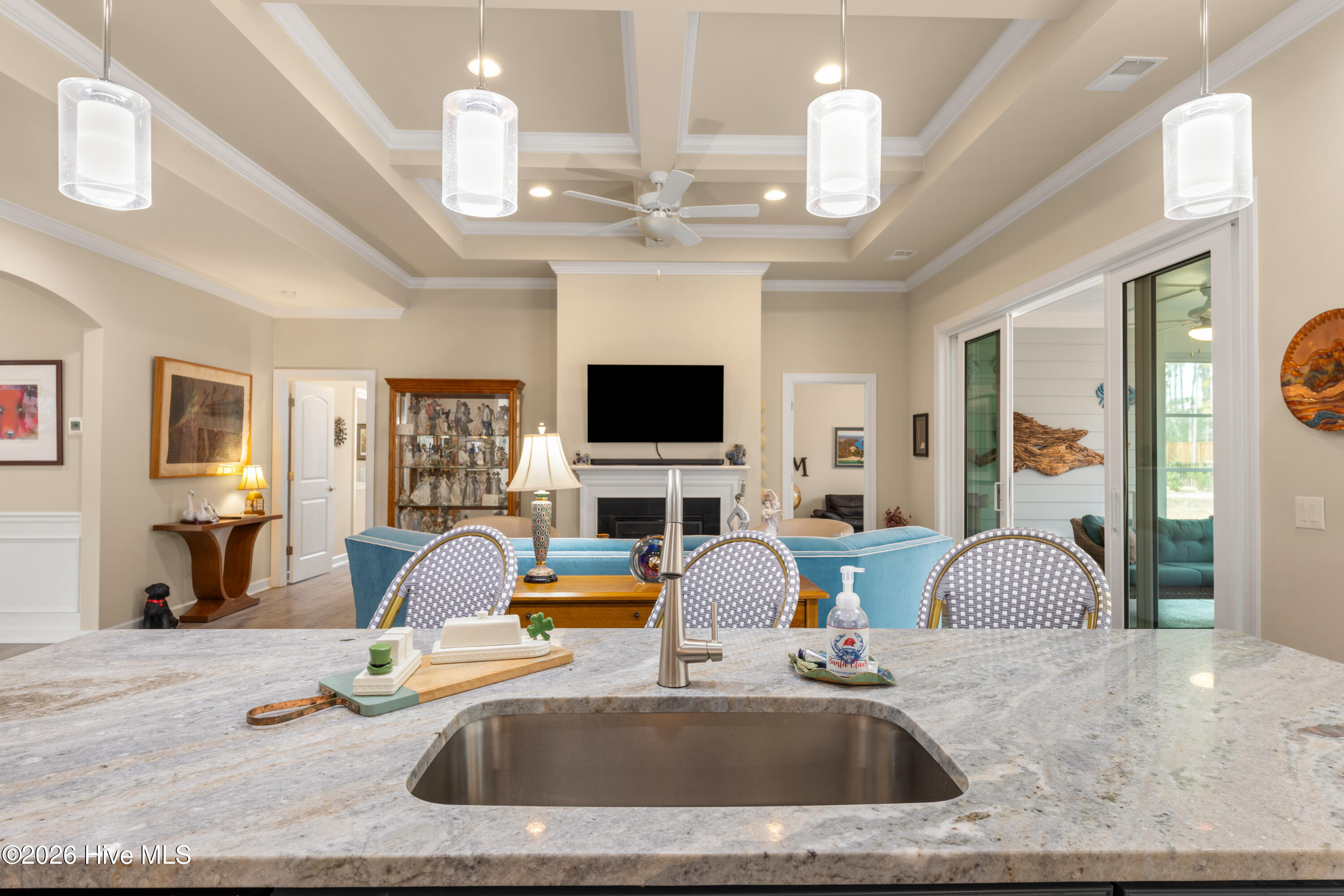 100555915 | Photo 25