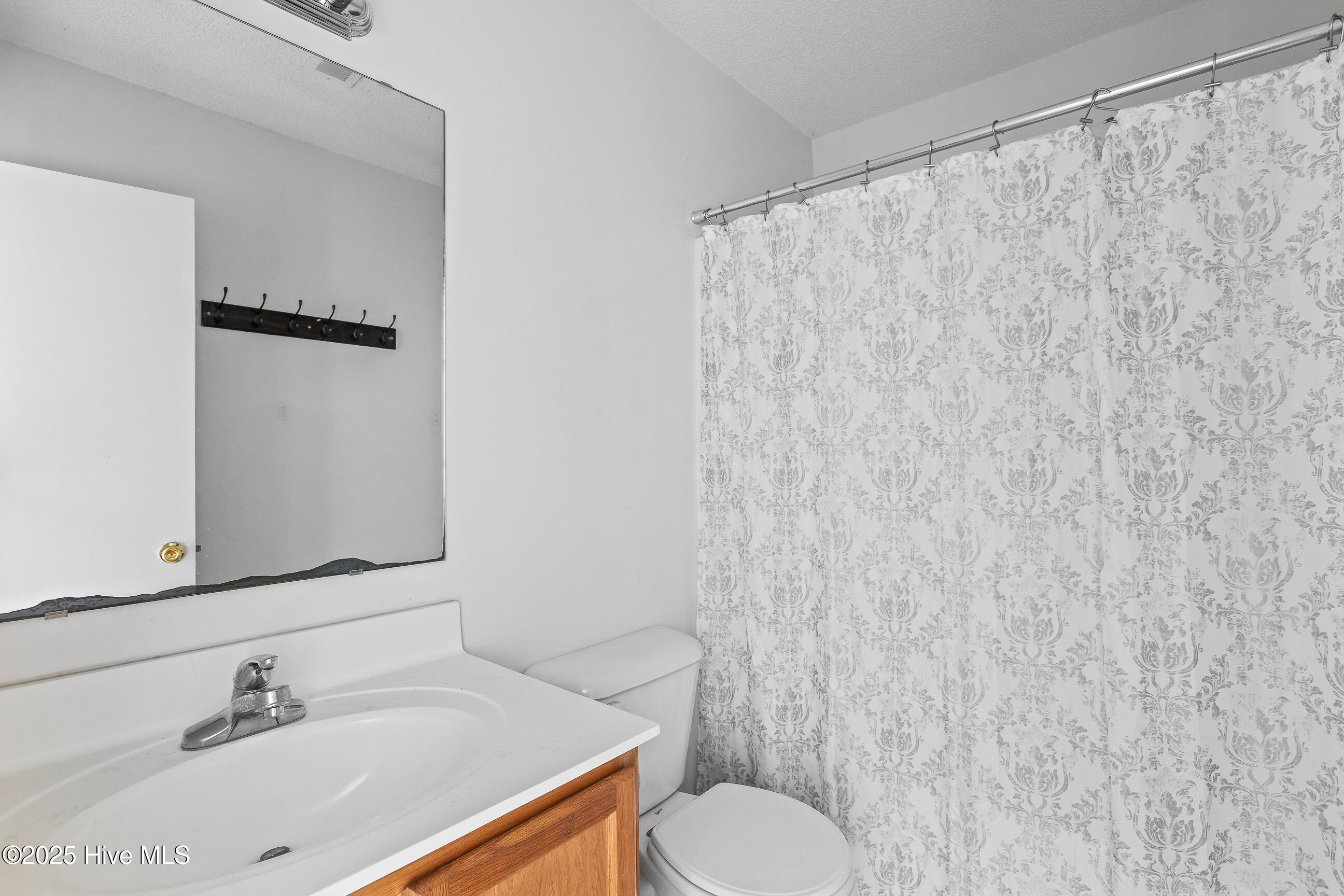 100535056 | Photo 17