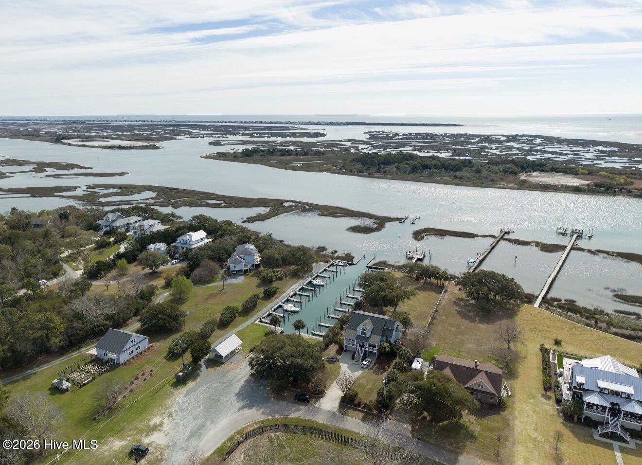 100558981 | Photo 36