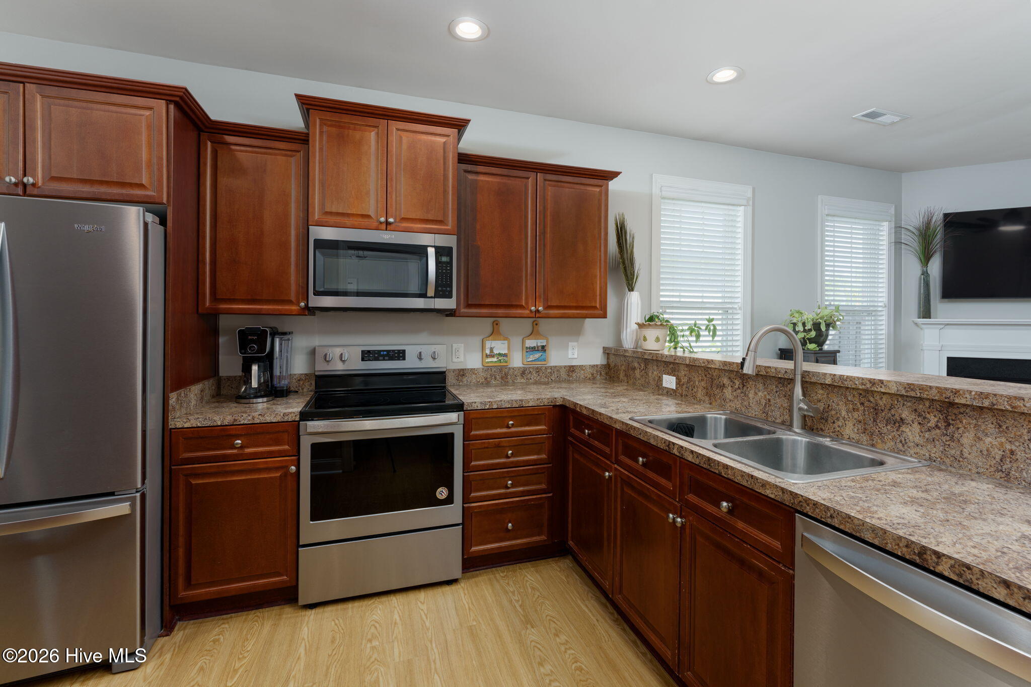 100564591 | Photo 10