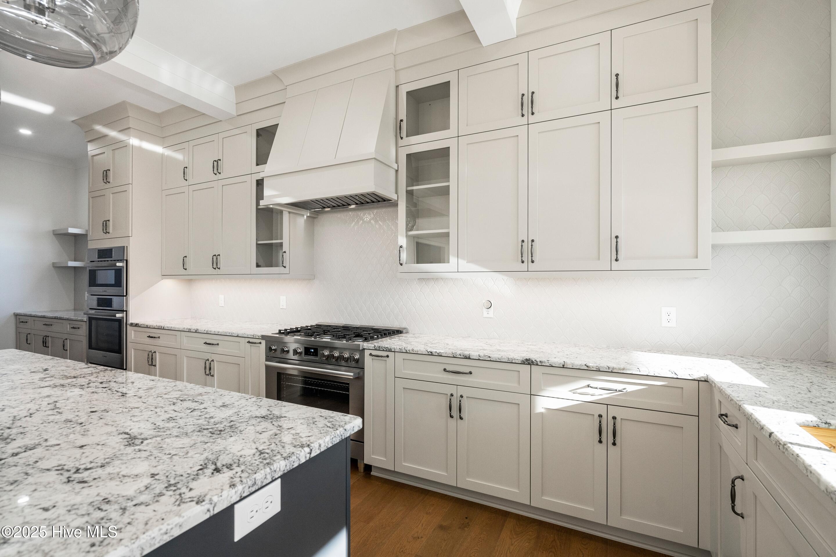 100545730 | Photo 41