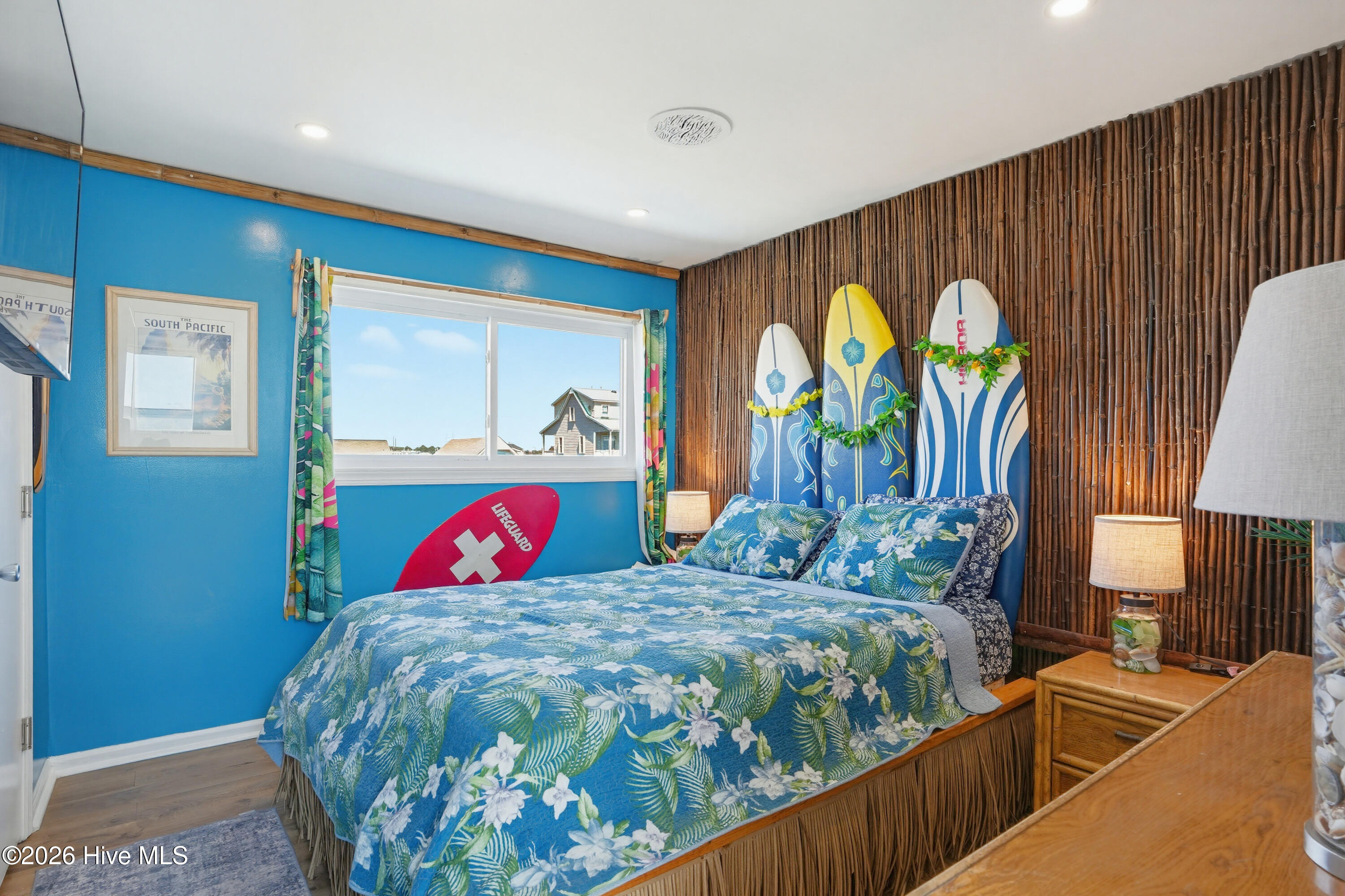 100550124 | Photo 36