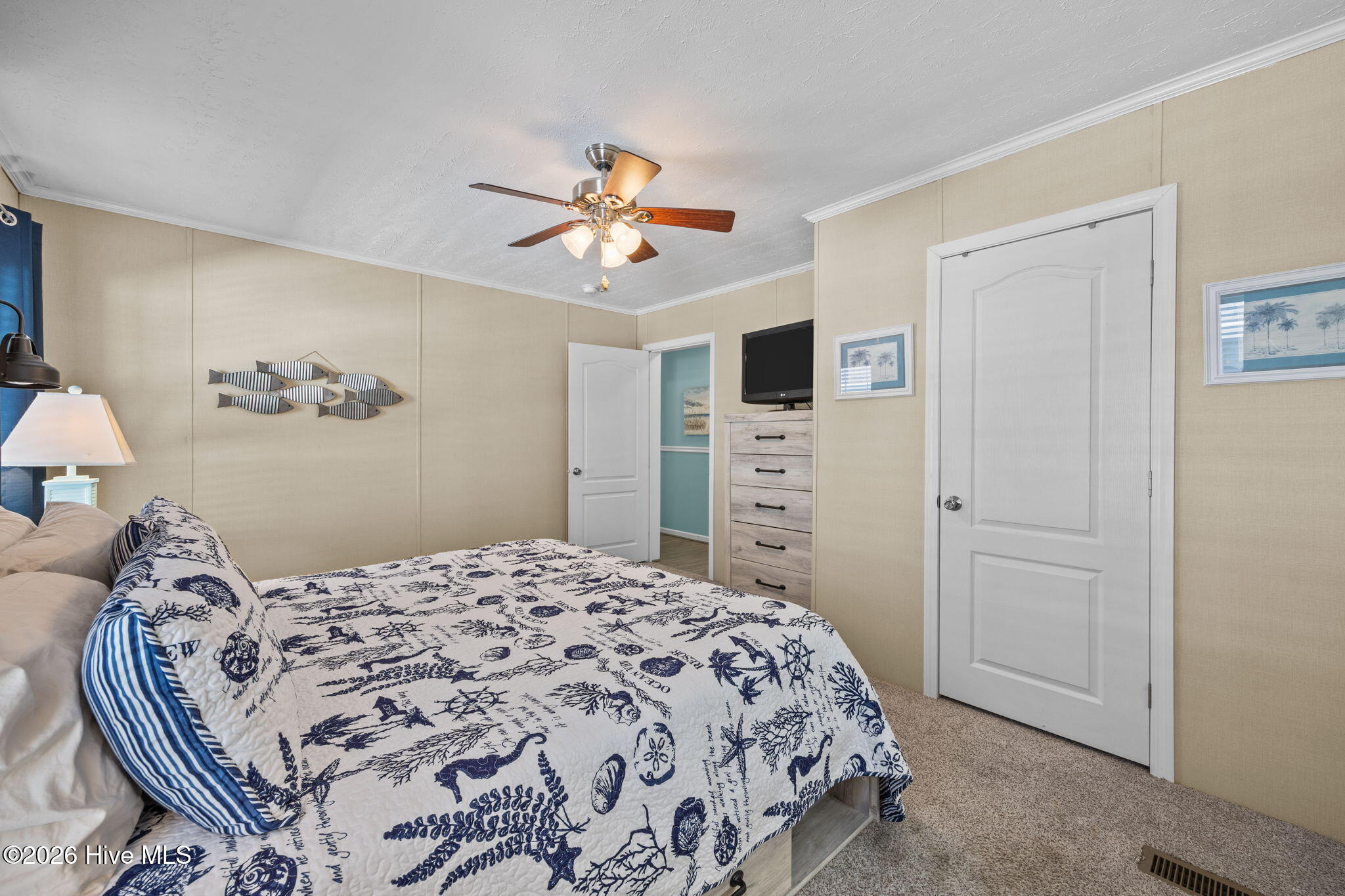 100554450 | Photo 26