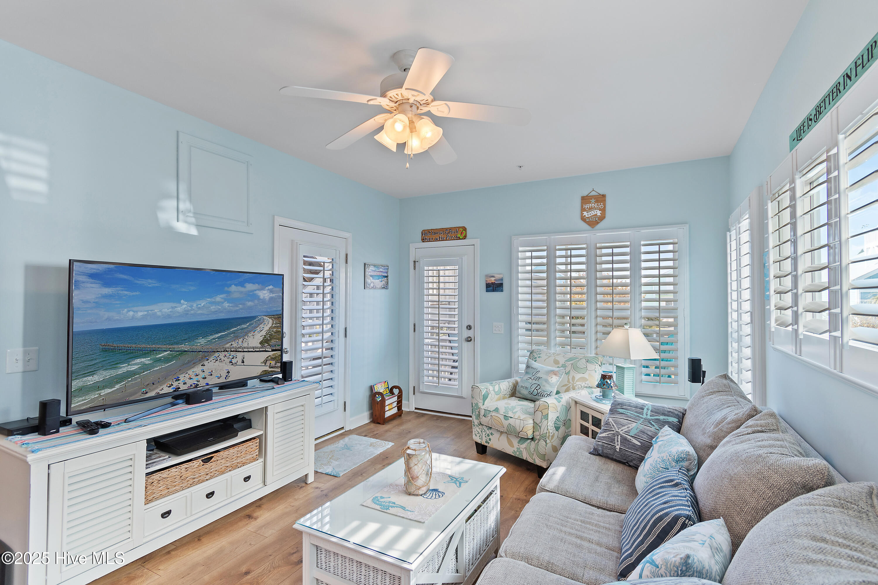 100543636 | Photo 11