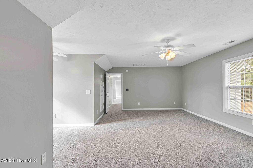 100557733 | Photo 32