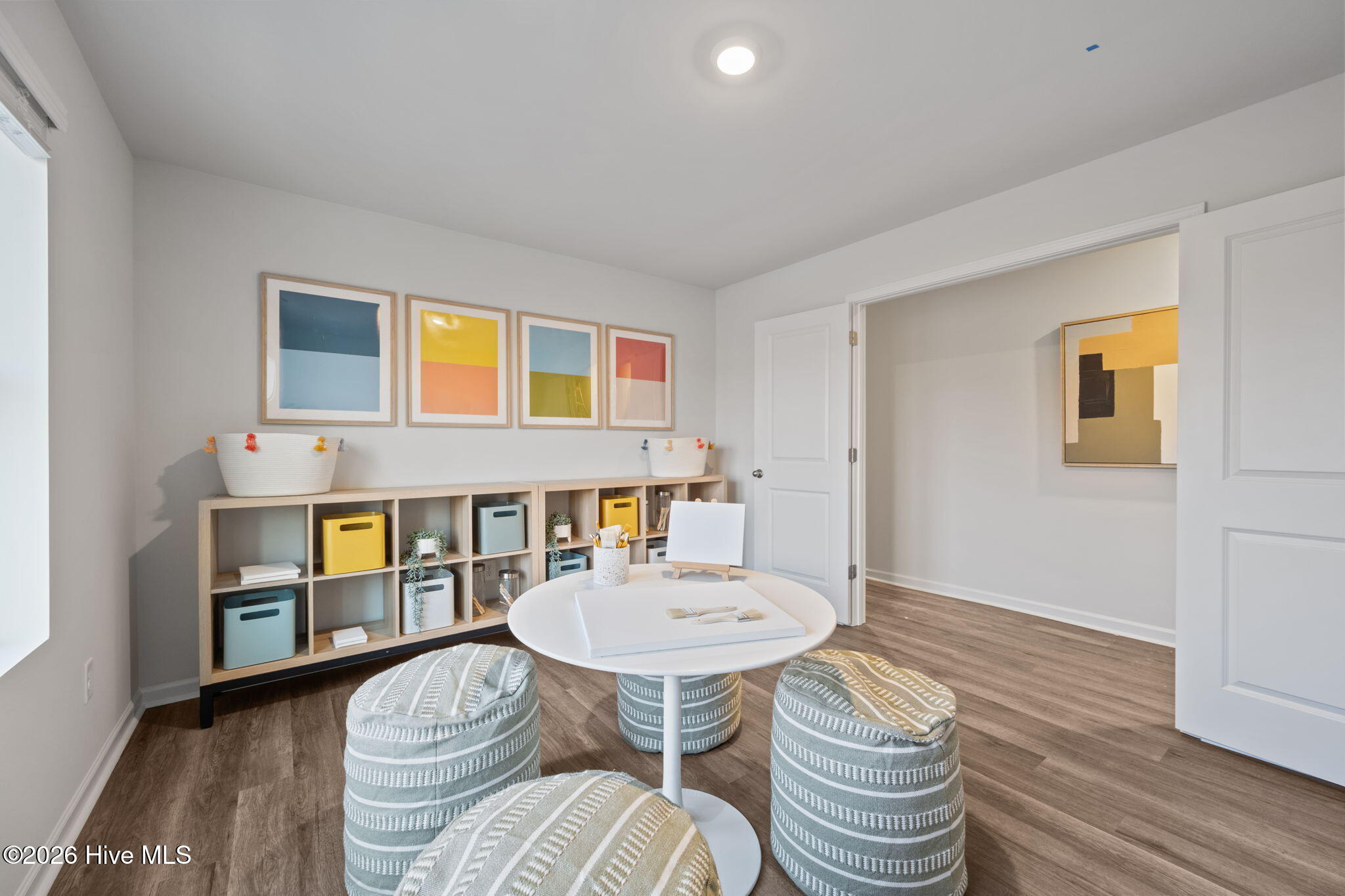 100561860 | Photo 23