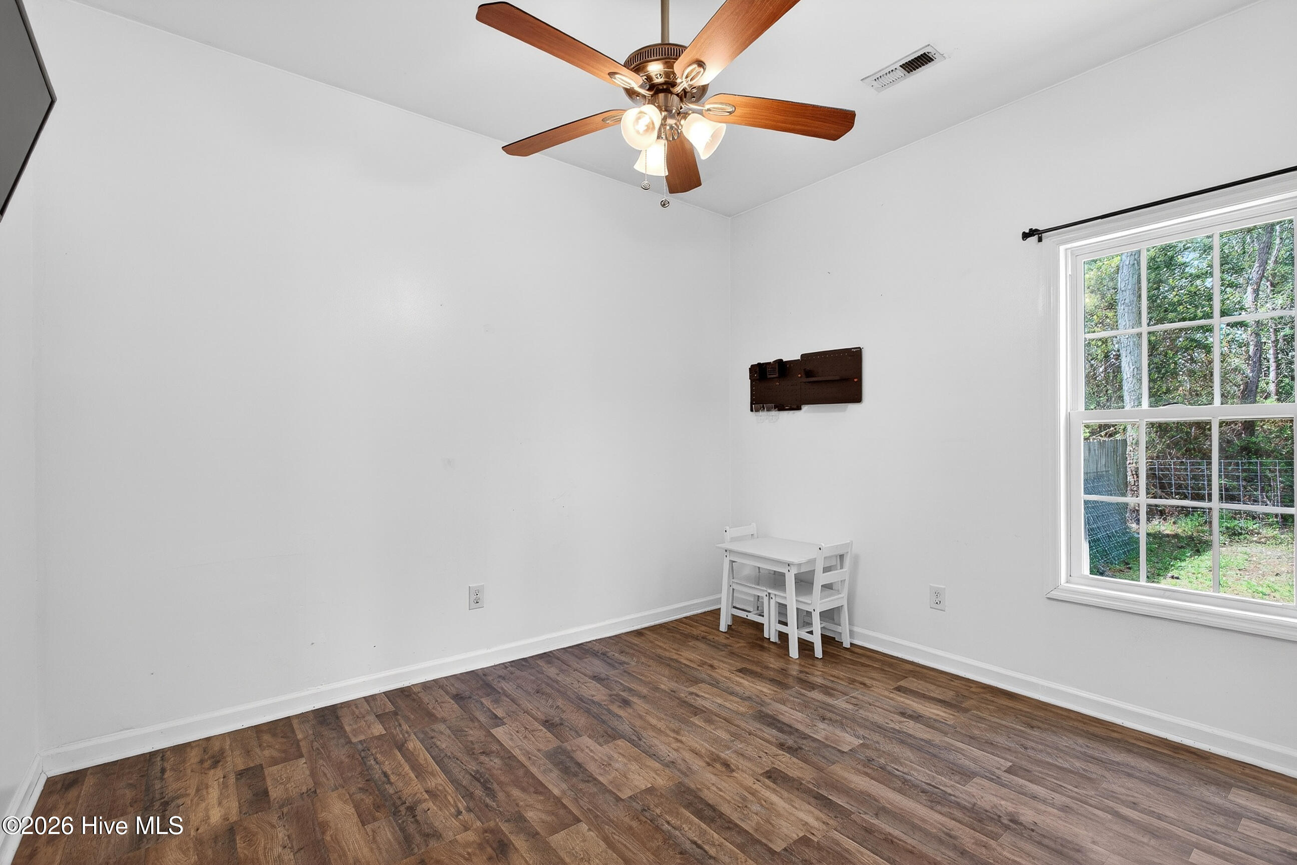 100567675 | Photo 23