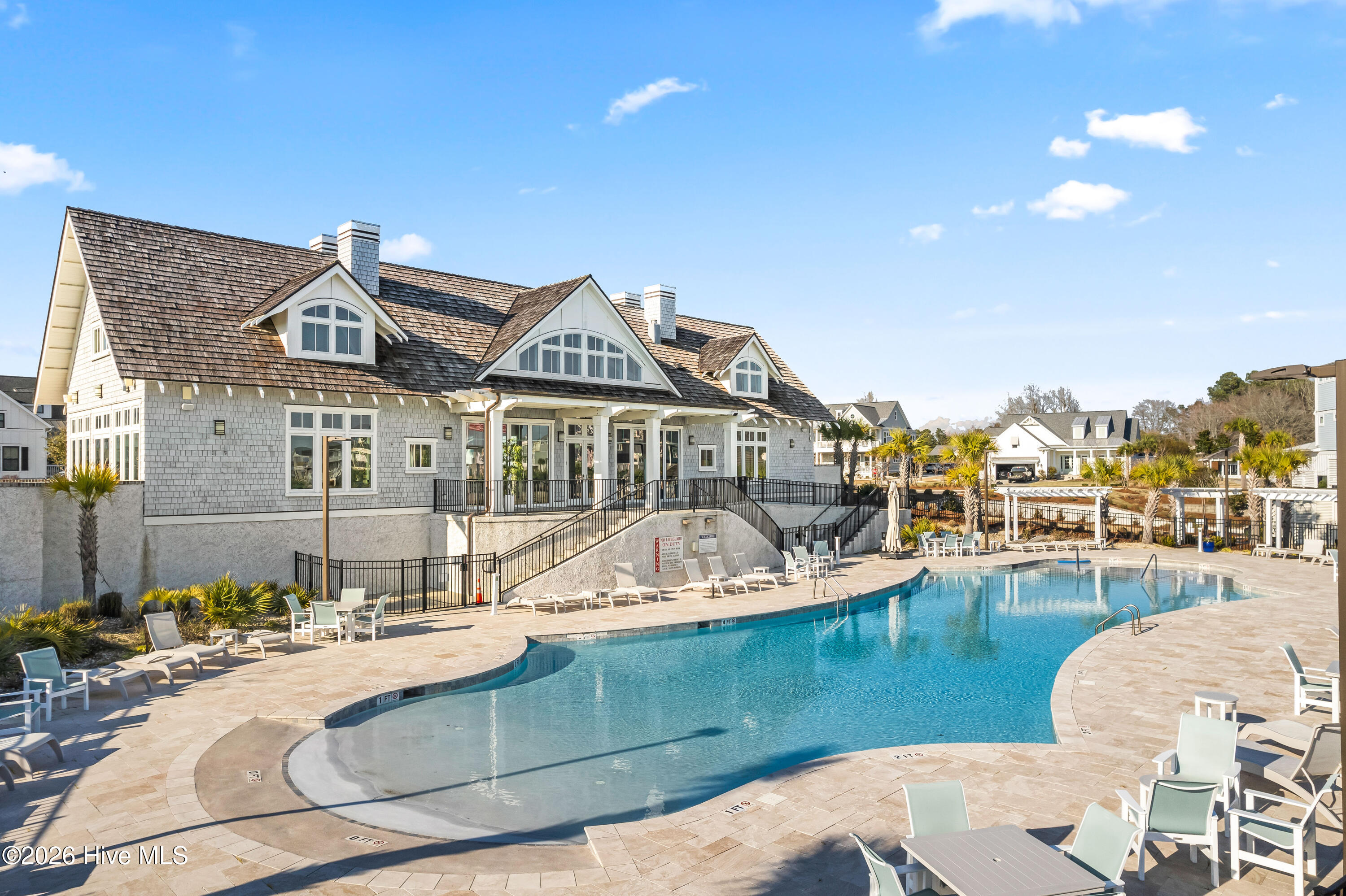 100567165 | Photo 98