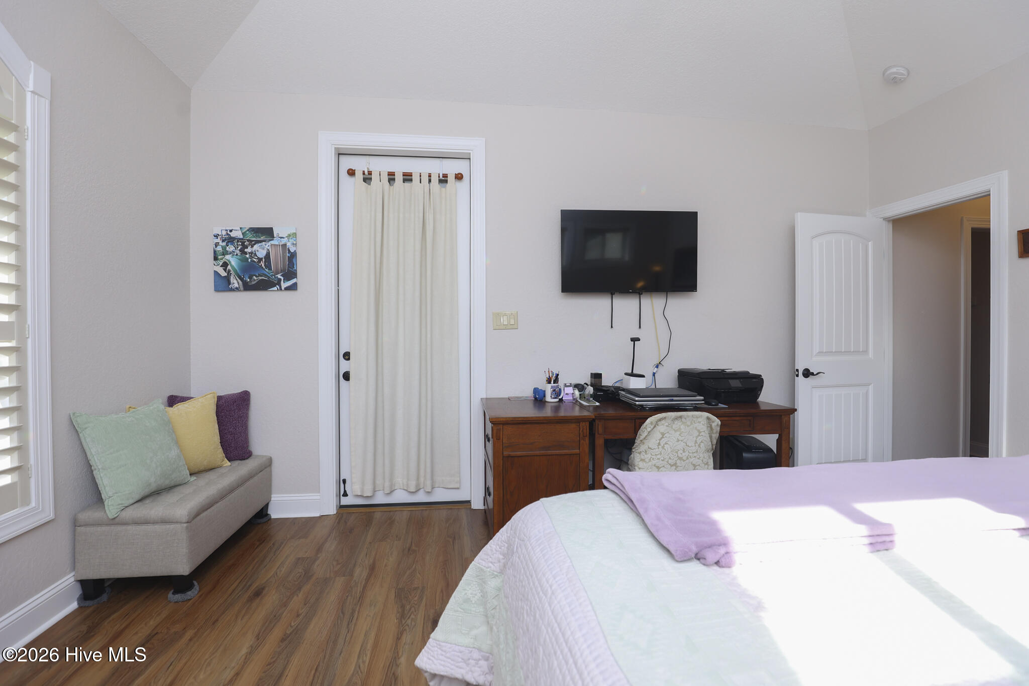 100564942 | Photo 91