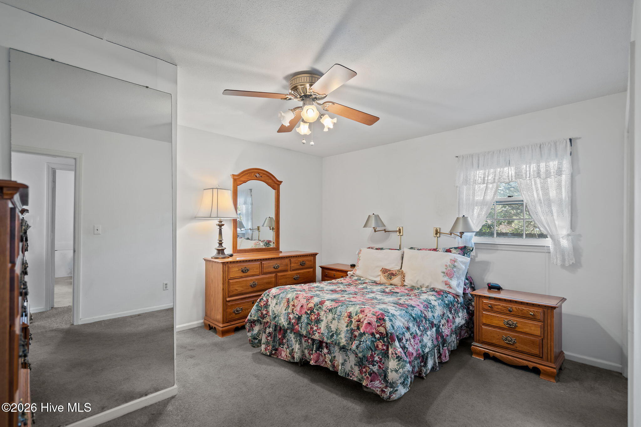 100558316 | Photo 31