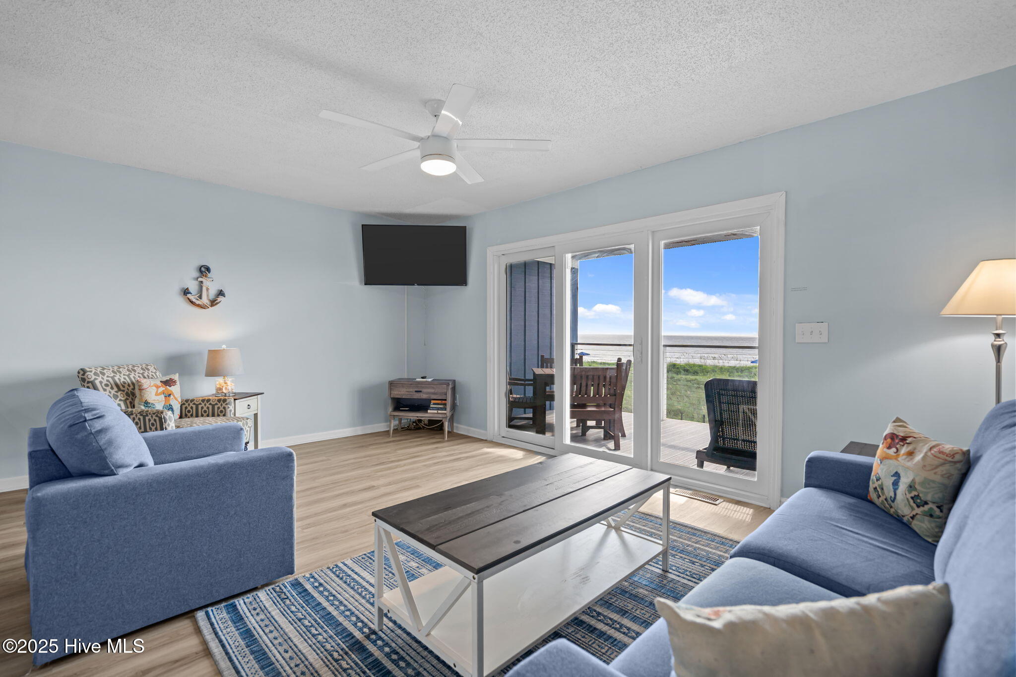 100528366 | Photo 31