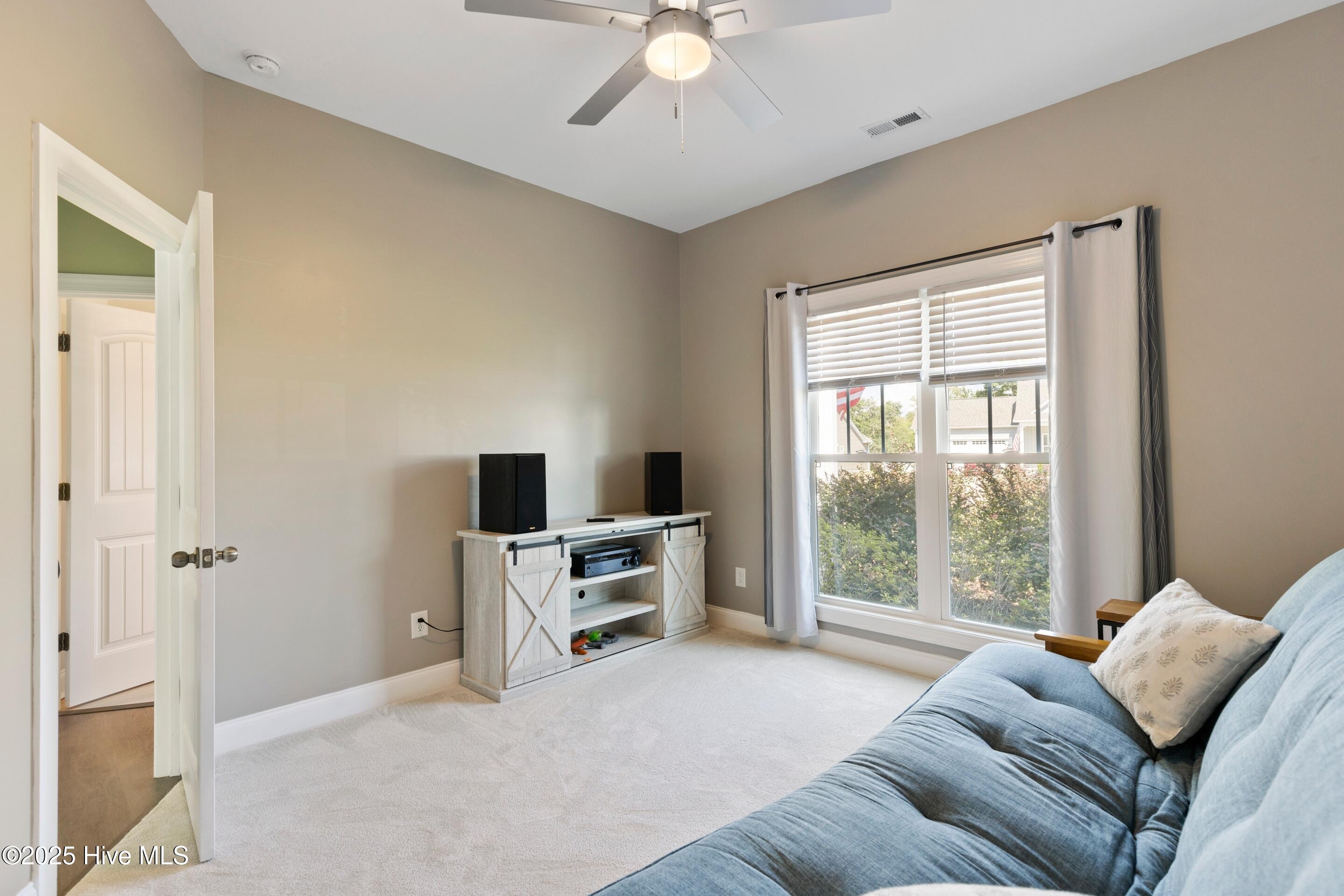 100529568 | Photo 38