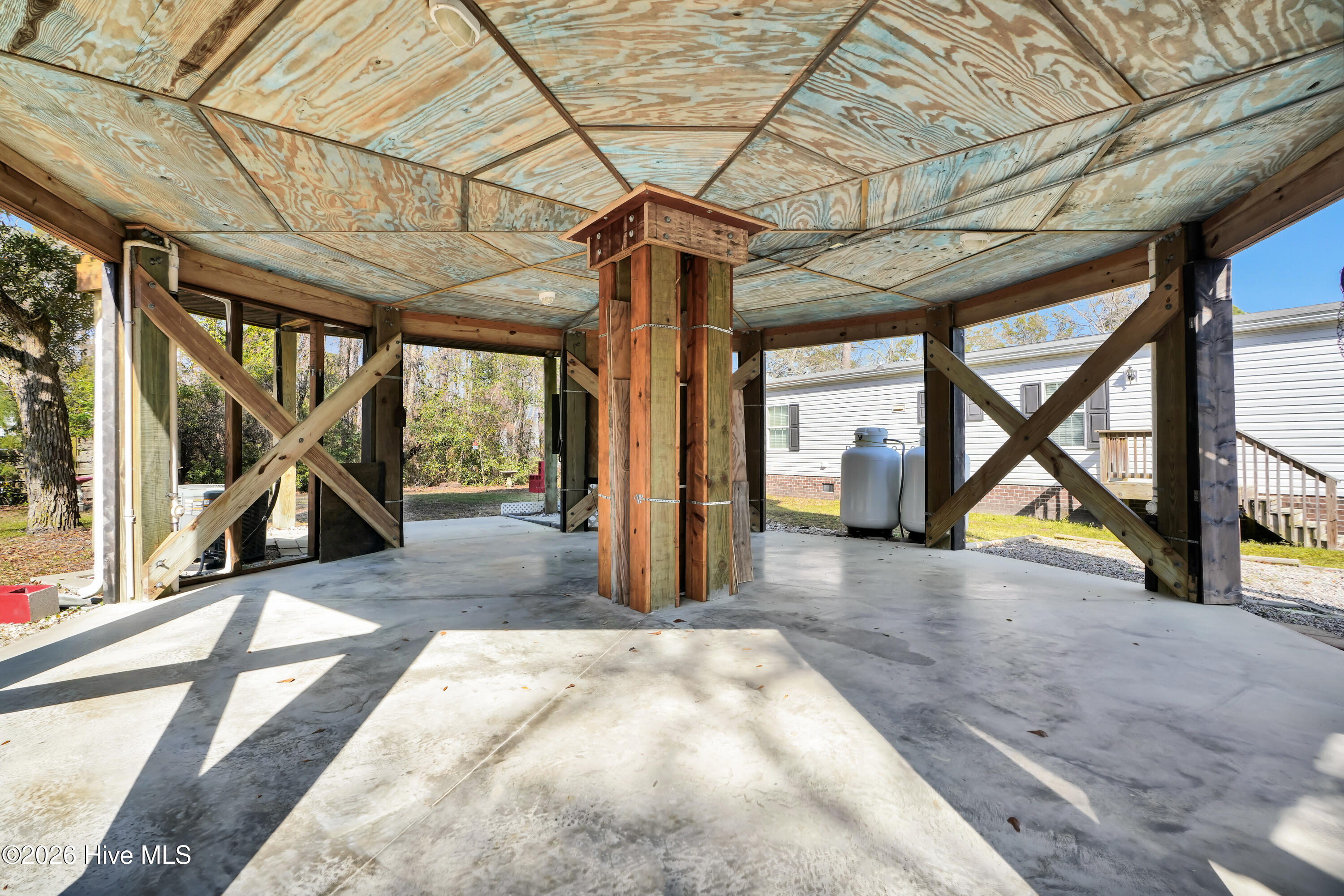 100562809 | Photo 32